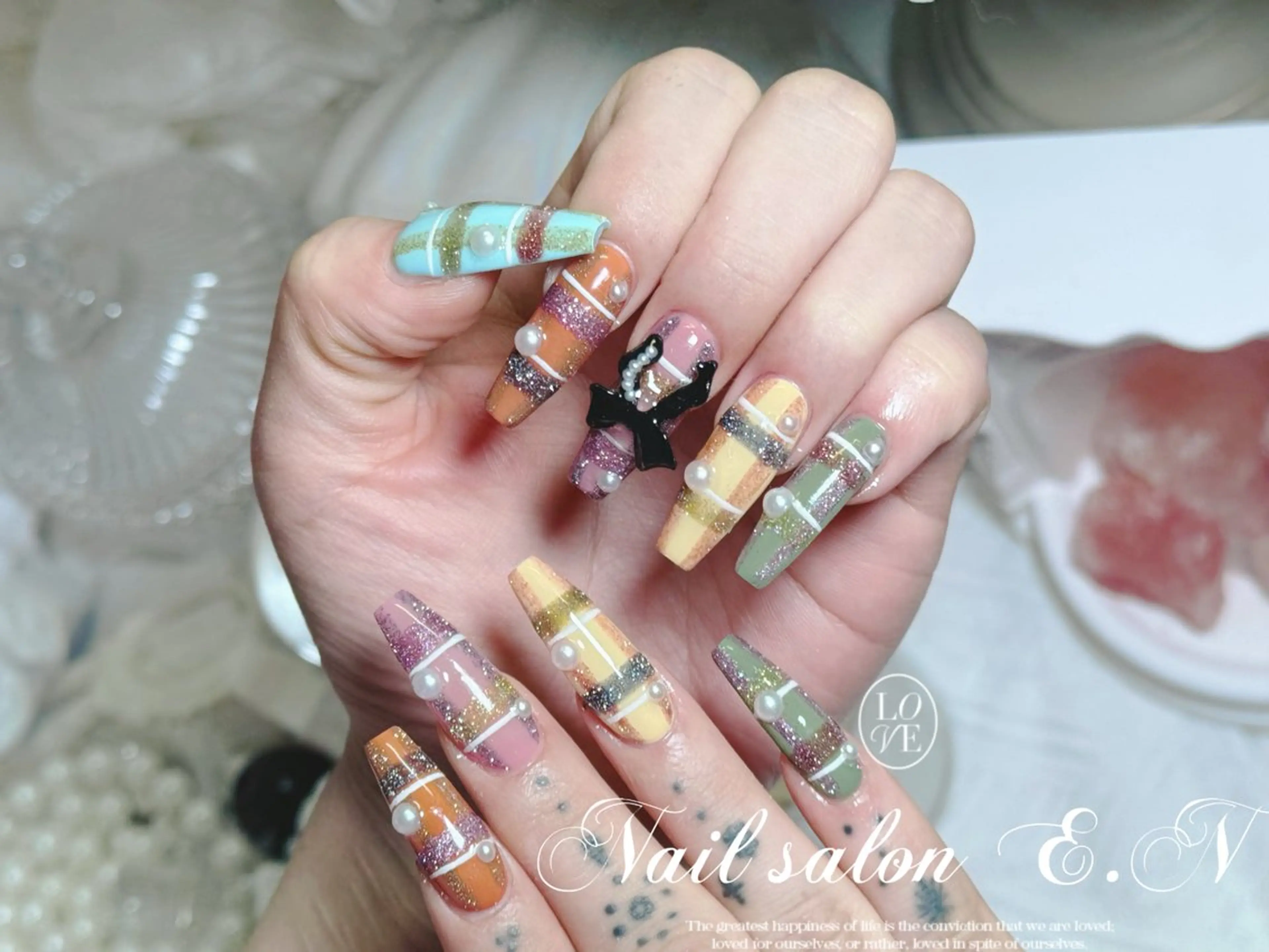 ネイル アートネイル オーロラネイル ガーリー キラキラネイル 韓国ネイル ハンドネイル E.N🦋 長さ出し/持ち込みのネイルデザイン