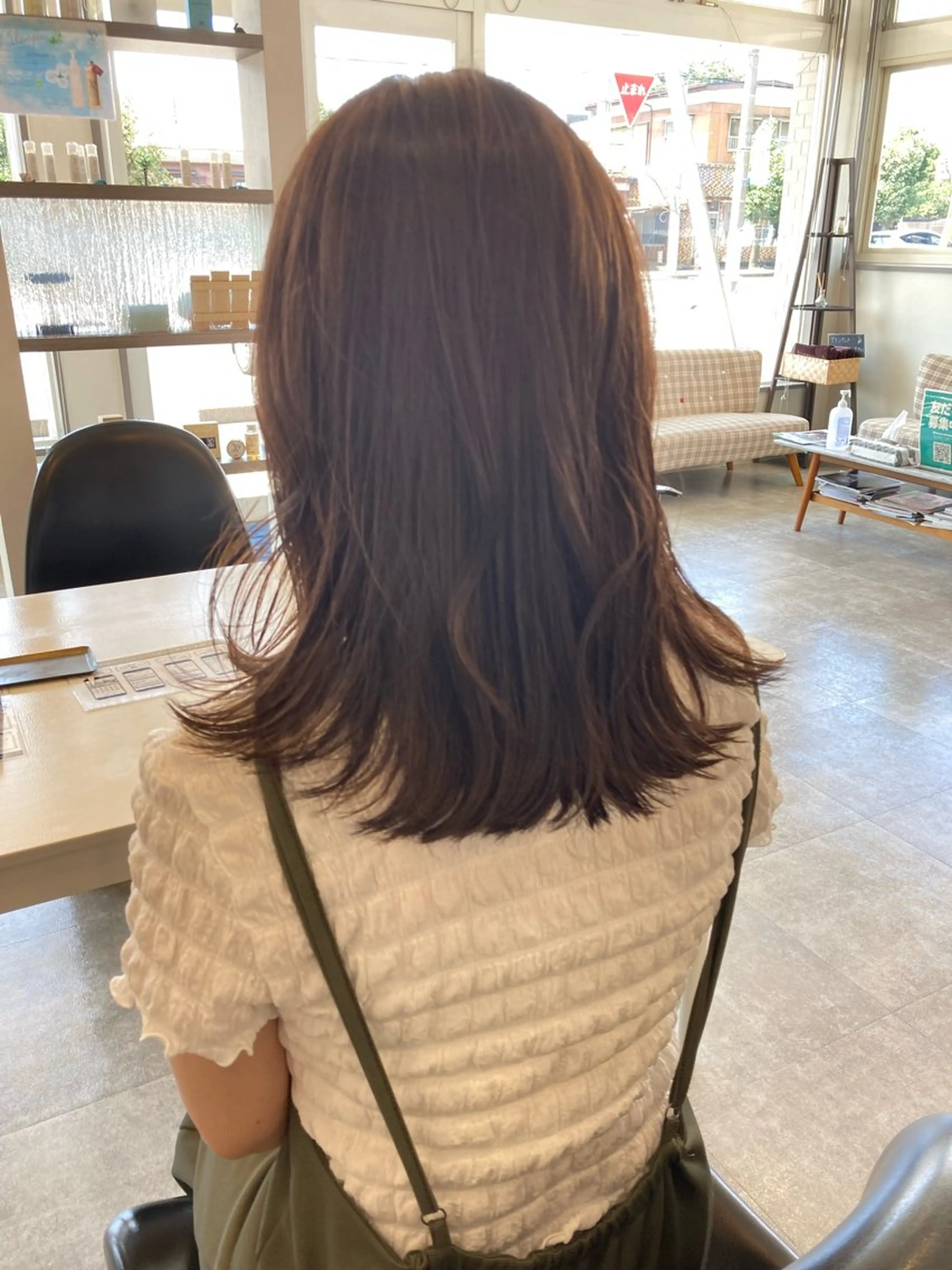 ミディアム カラー 星野 美沙のヘアスタイル