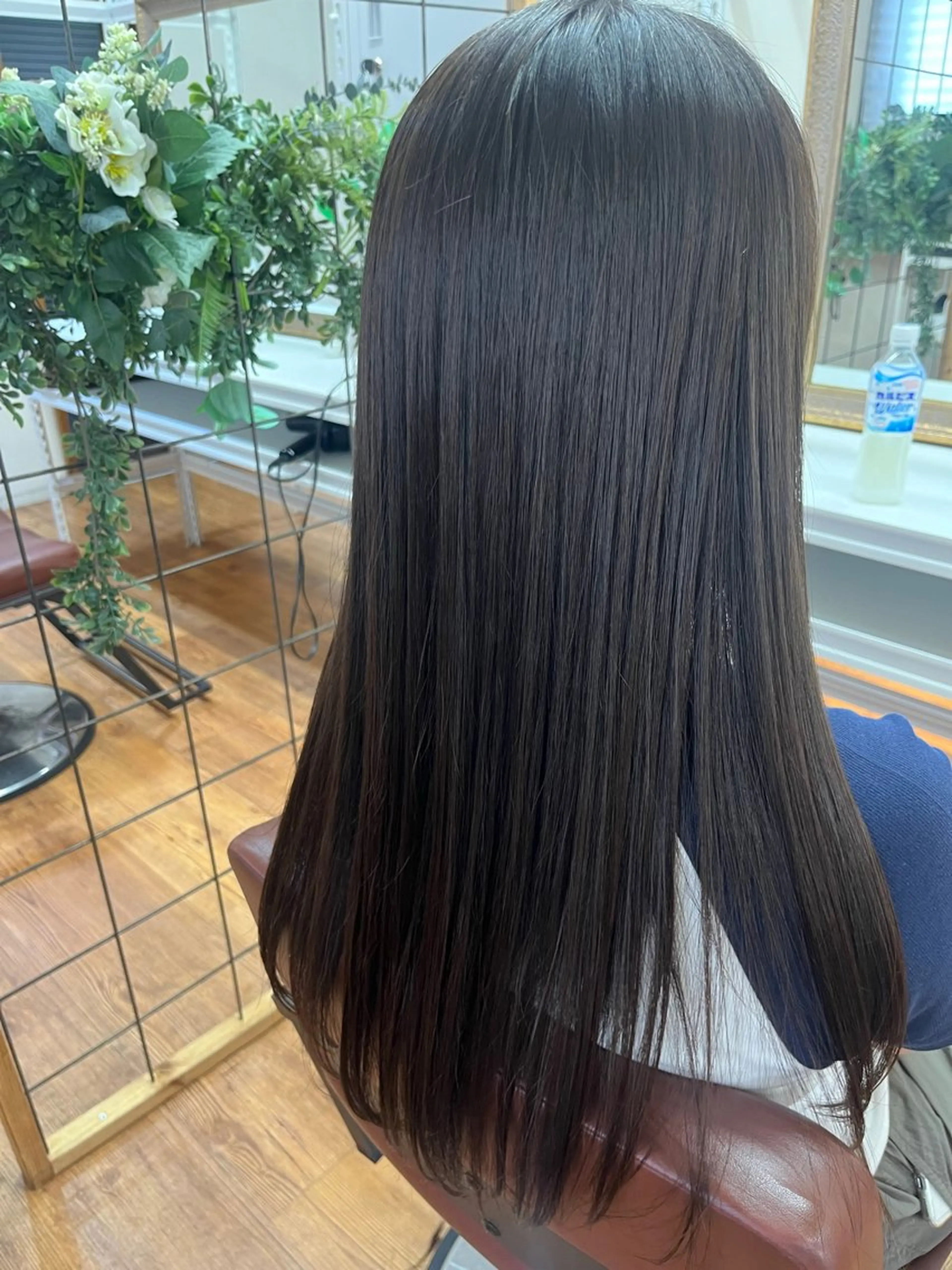 ロング 腰越 麻奈のヘアスタイル