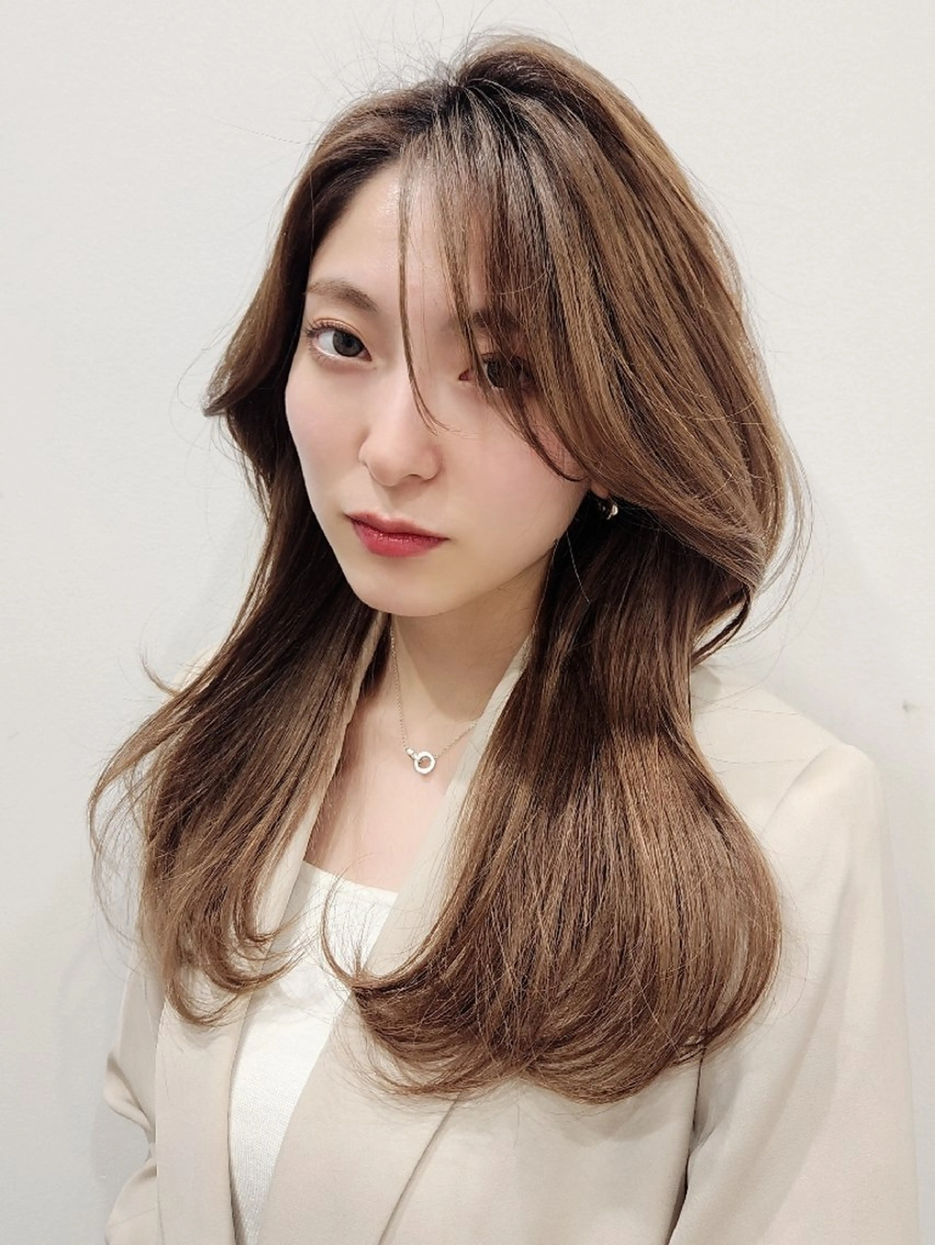 セミロング カット ヘアカラー トリートメント Nanako。/韓国 ハッシュカットのヘアスタイル