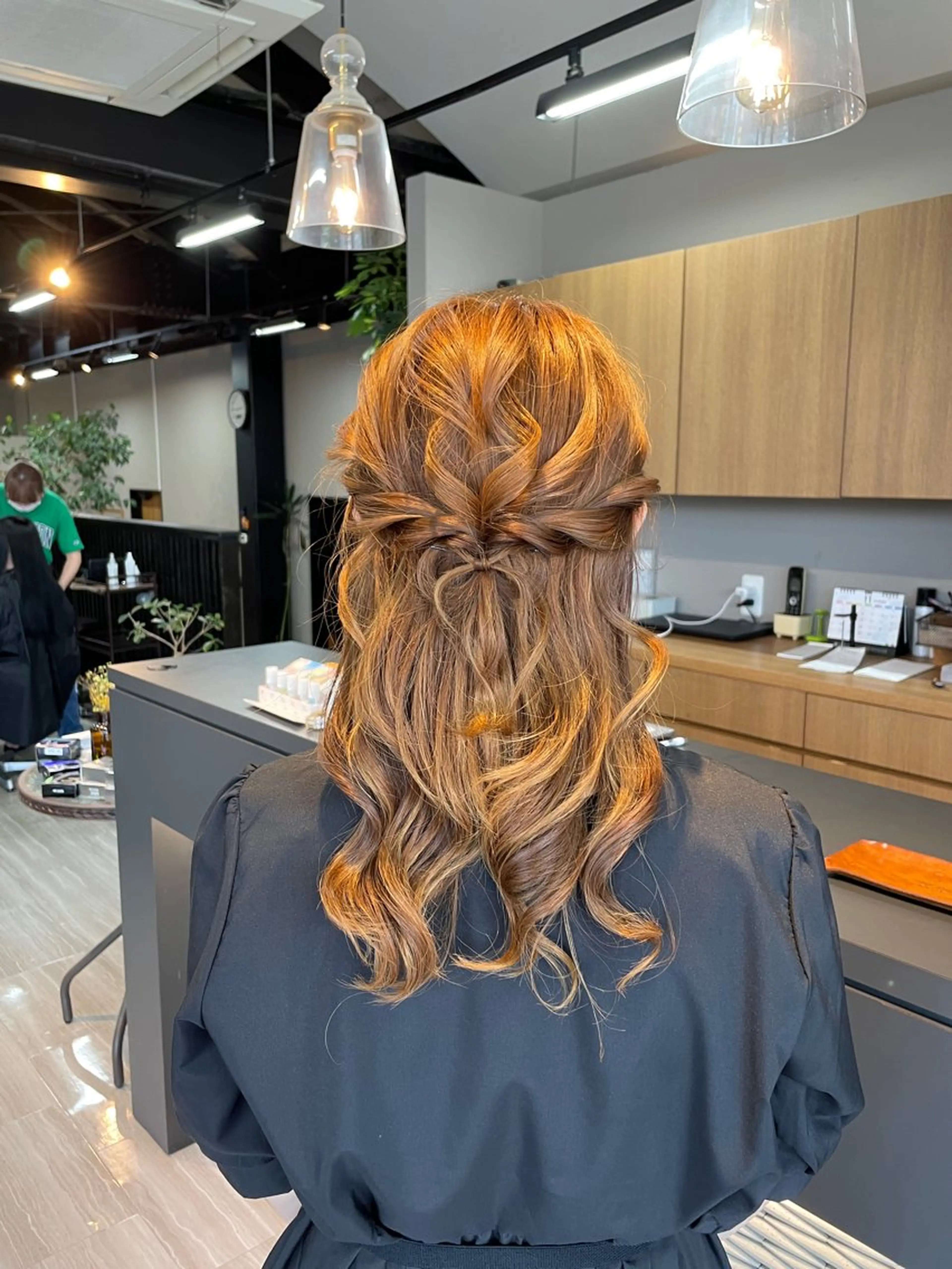 ミディアム ヘアアレンジ ハーフアップ マキノ キョウカのヘアスタイル