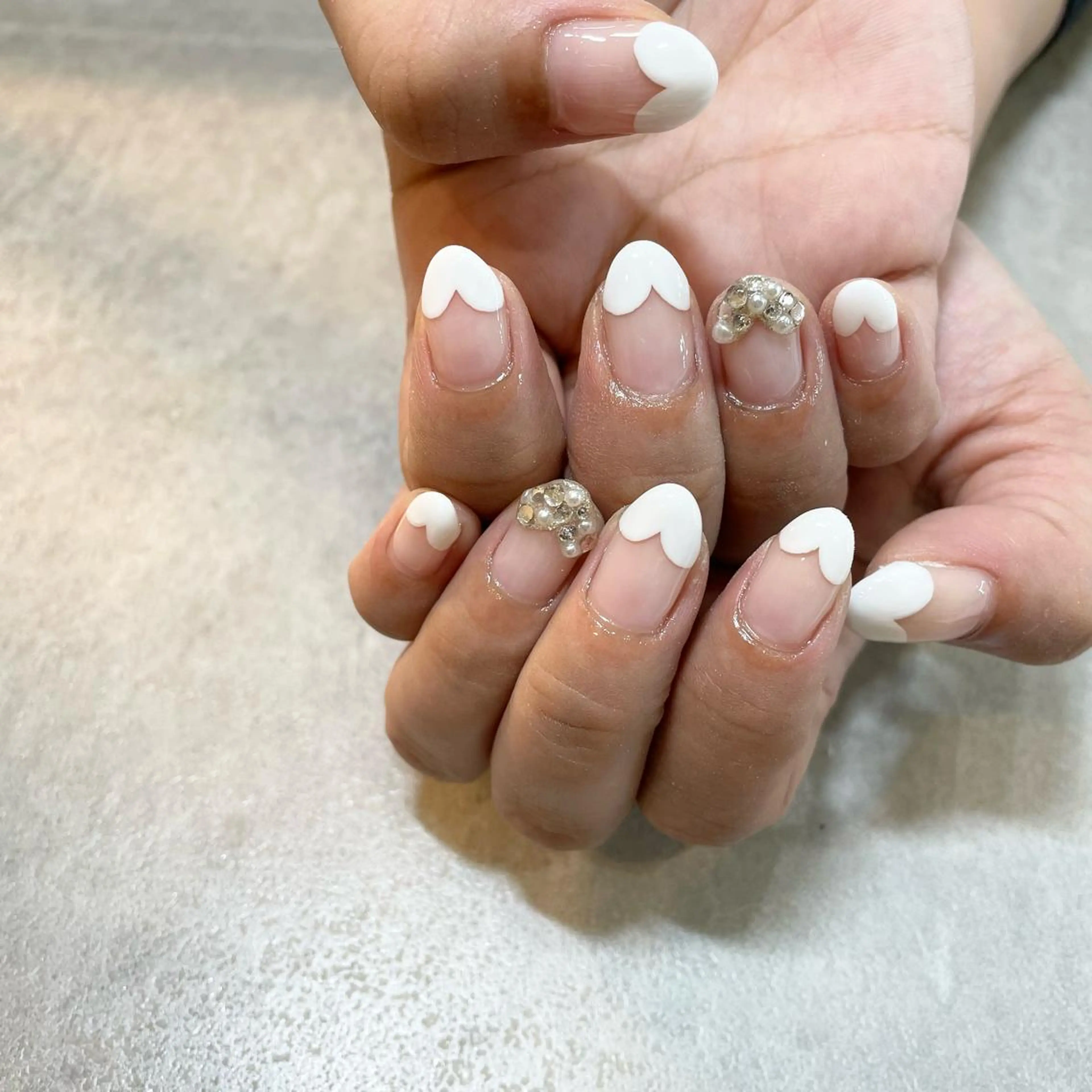 ネイル フレンチネイル ハート Nail Salon Gummi.のネイルデザイン