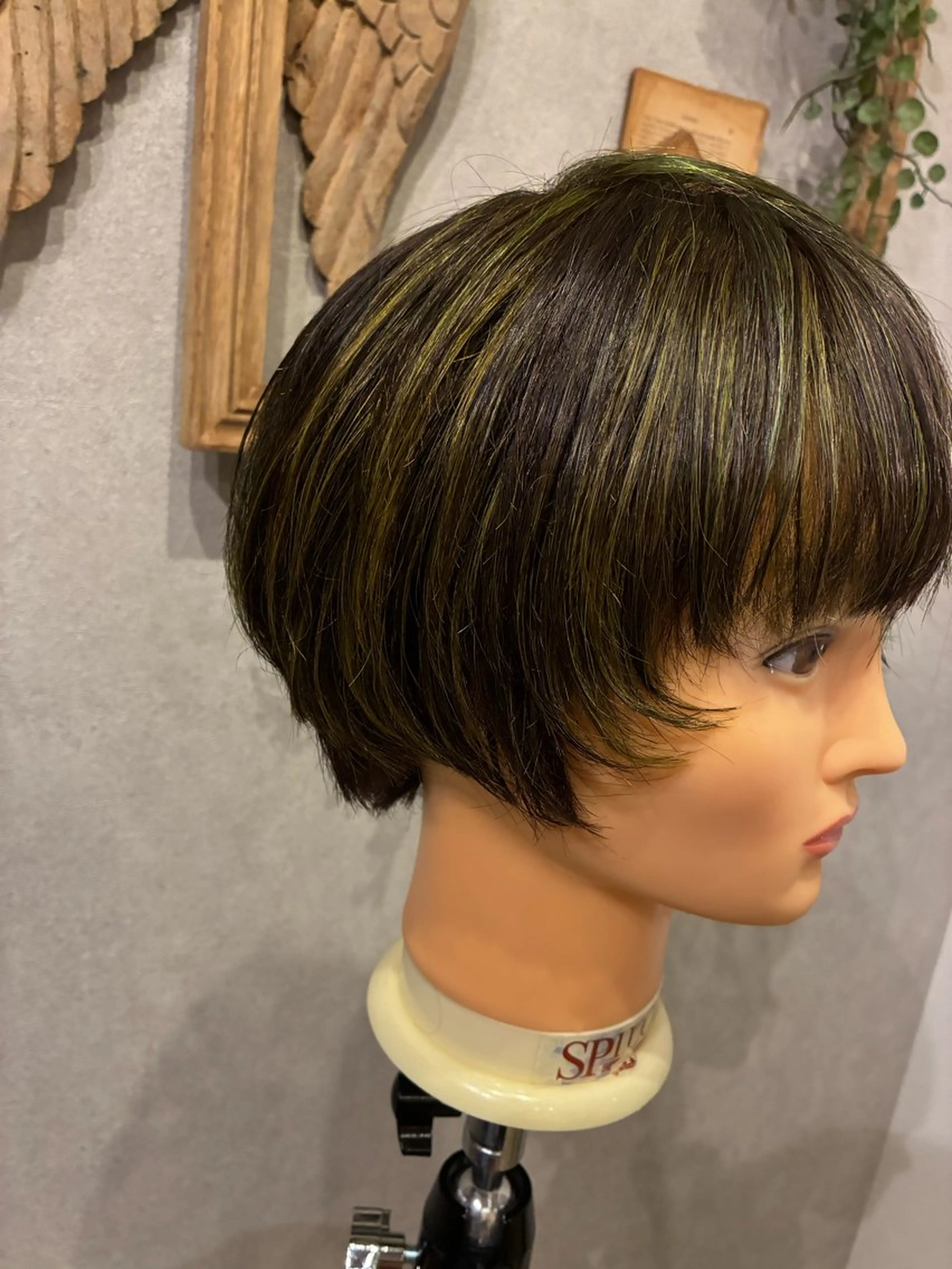 カラー 清水 美香のヘアスタイル