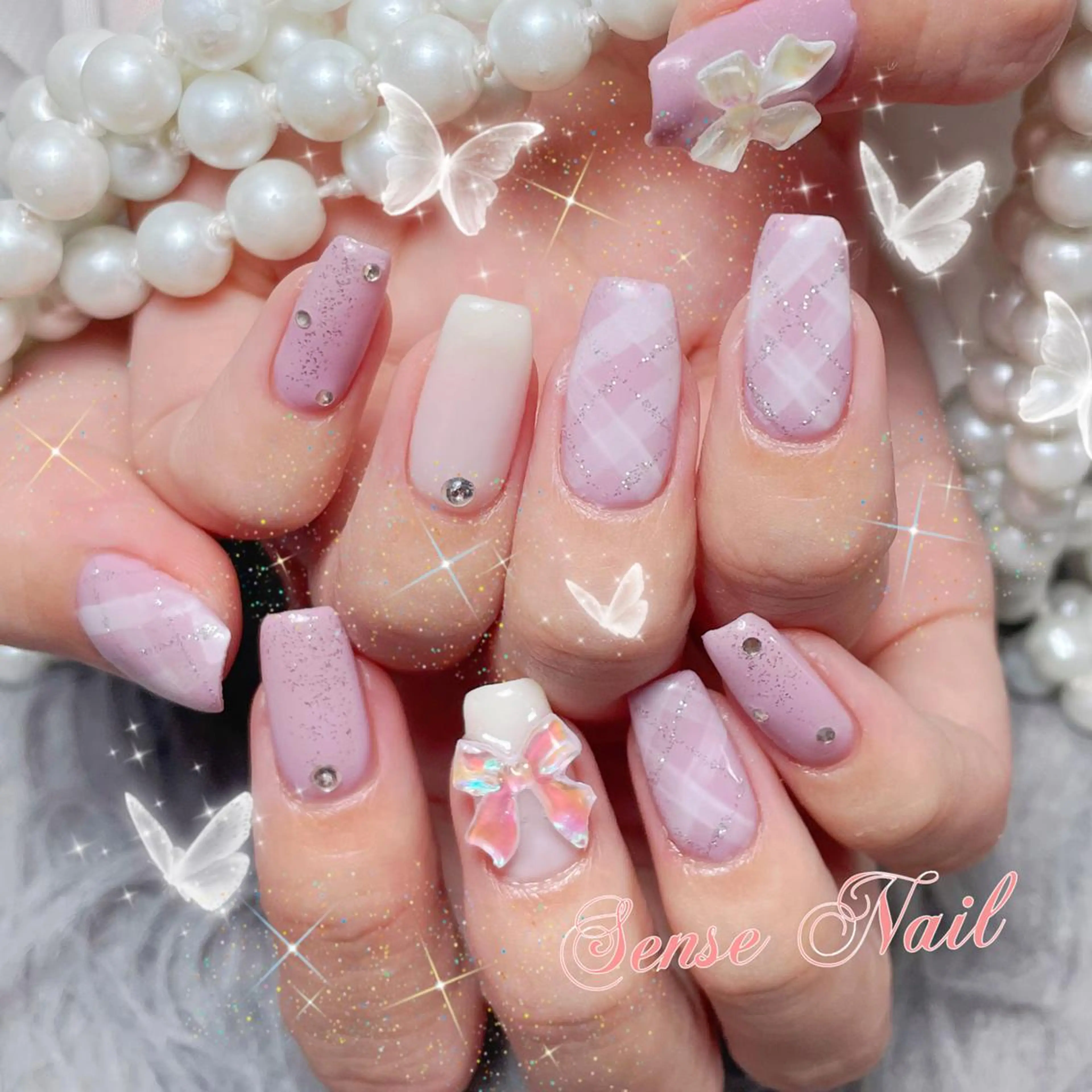 ネイル Queening 🦋のネイルデザイン