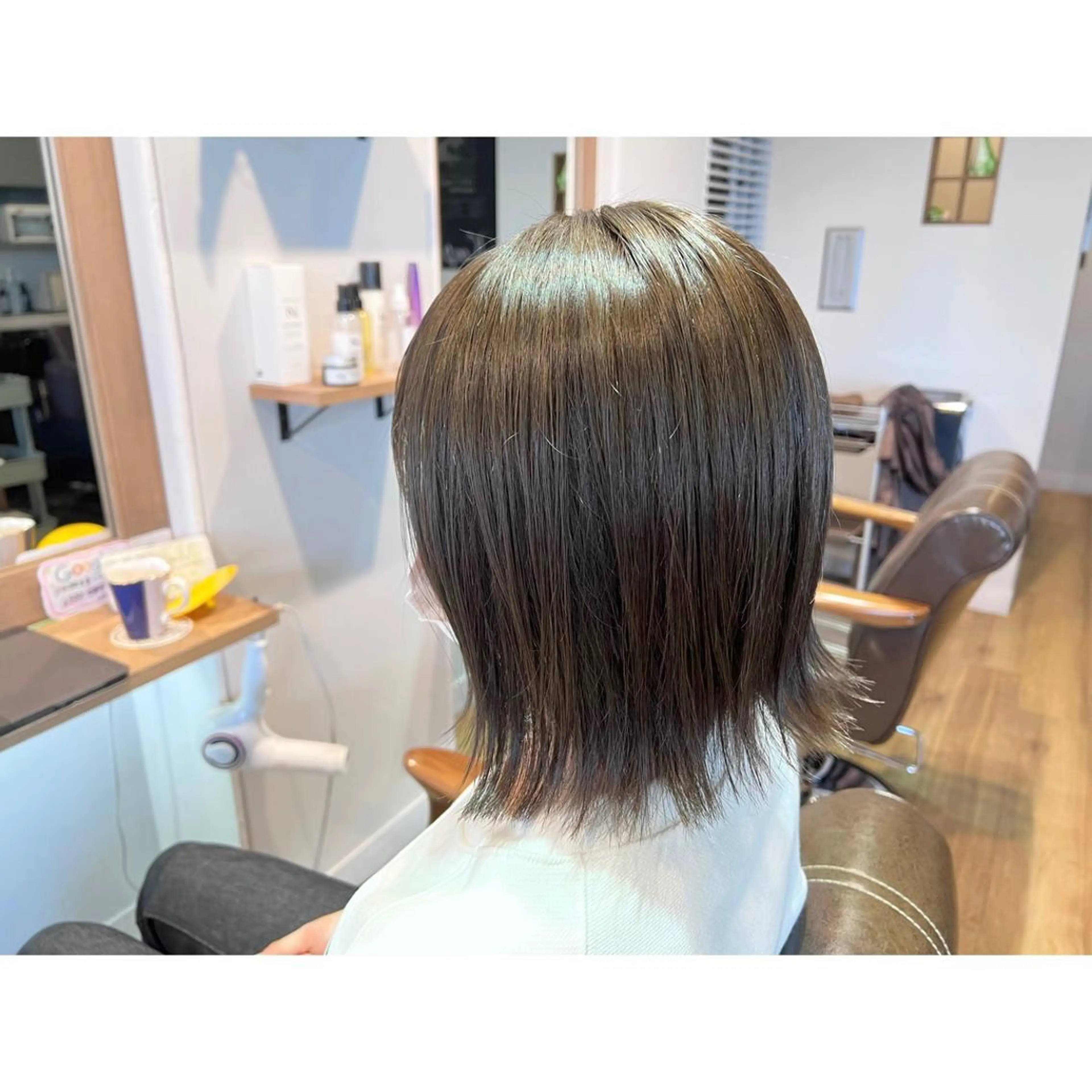 ミディアム カラー アッシュ ヘアカラー トリートメント ツキダテ ユイのヘアスタイル