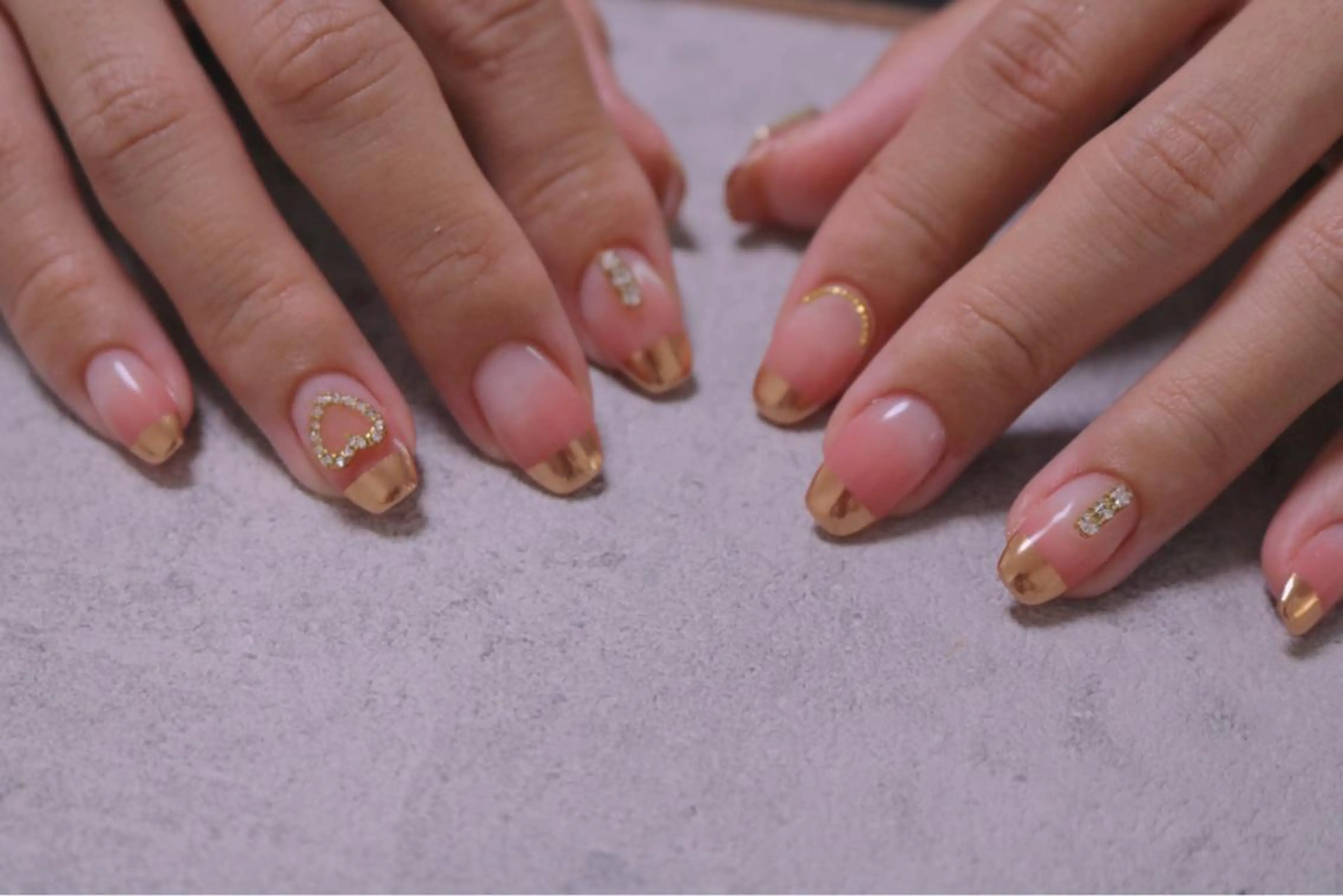 ネイル オーロラネイル カジュアル 長さ出し ジェルネイル 韓国ネイル ハンドネイル MH Nailのネイルデザイン