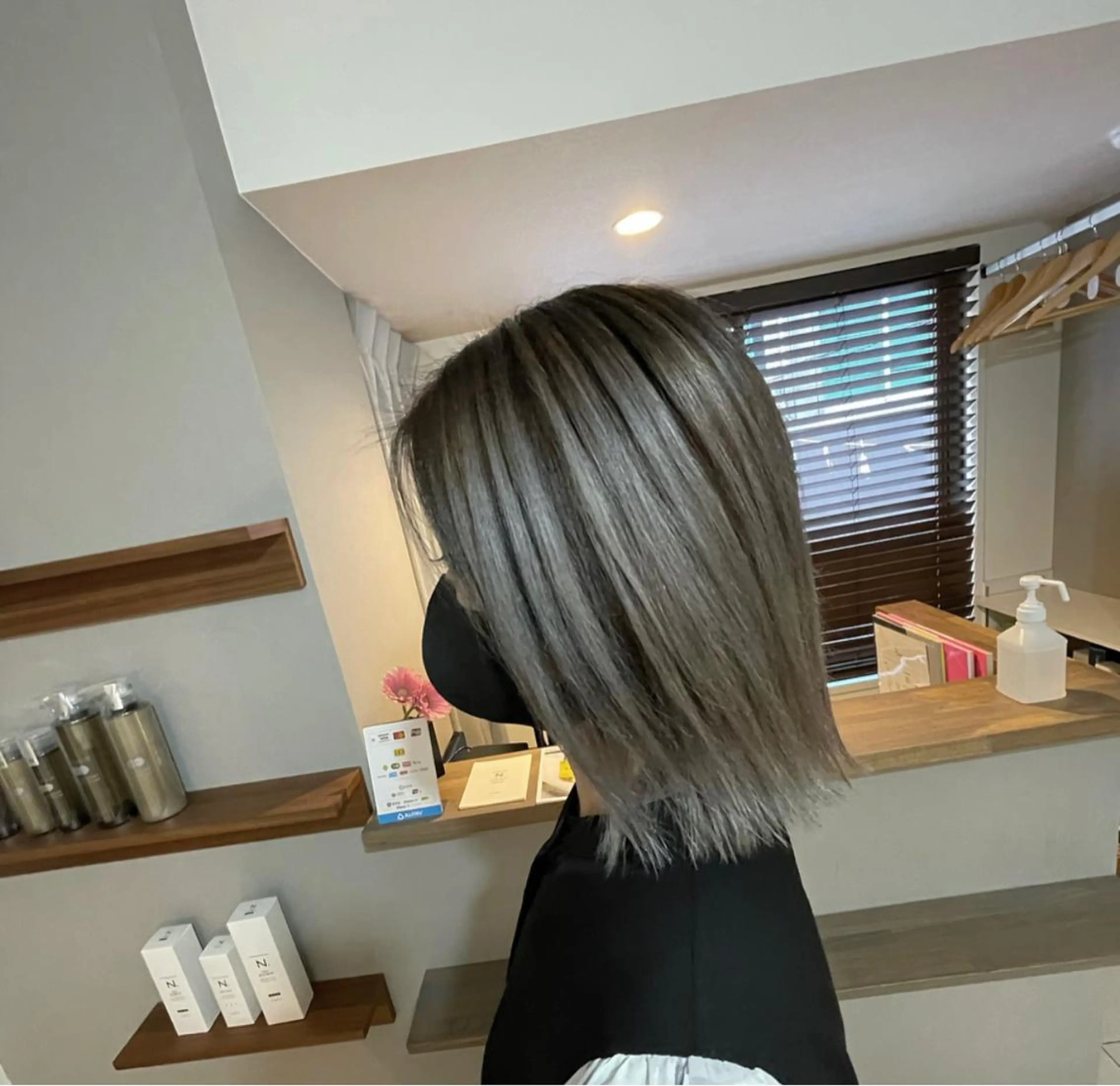 ショート カラー バレイヤージュ レイヤーカット カット ヘアカラー ギャルの革命児 秀斗のヘアスタイル