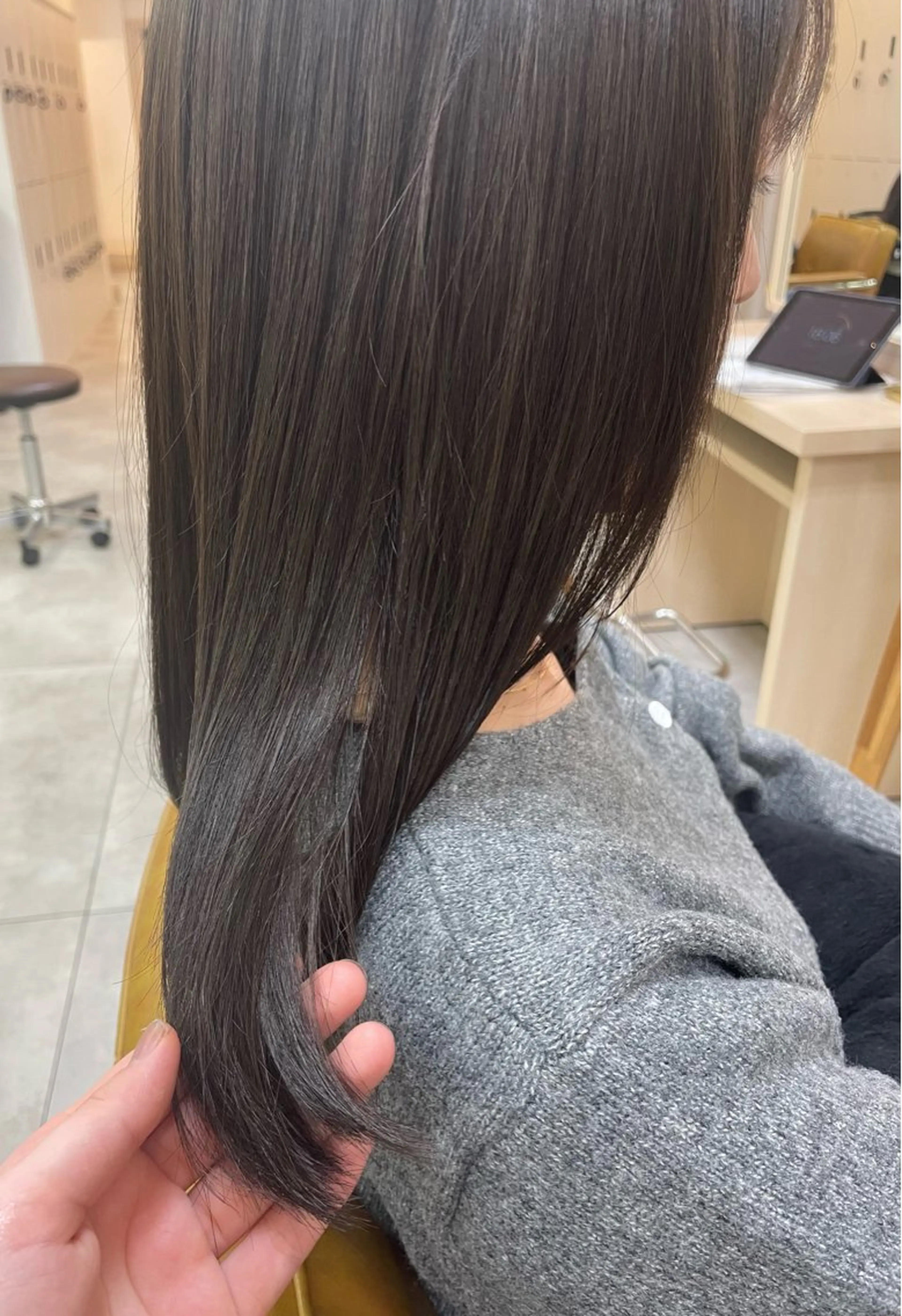 カラー グレージュ オリーブグレージュ オリーブグレー カットモデル/金山・ 美容院/田口流名のヘアスタイル