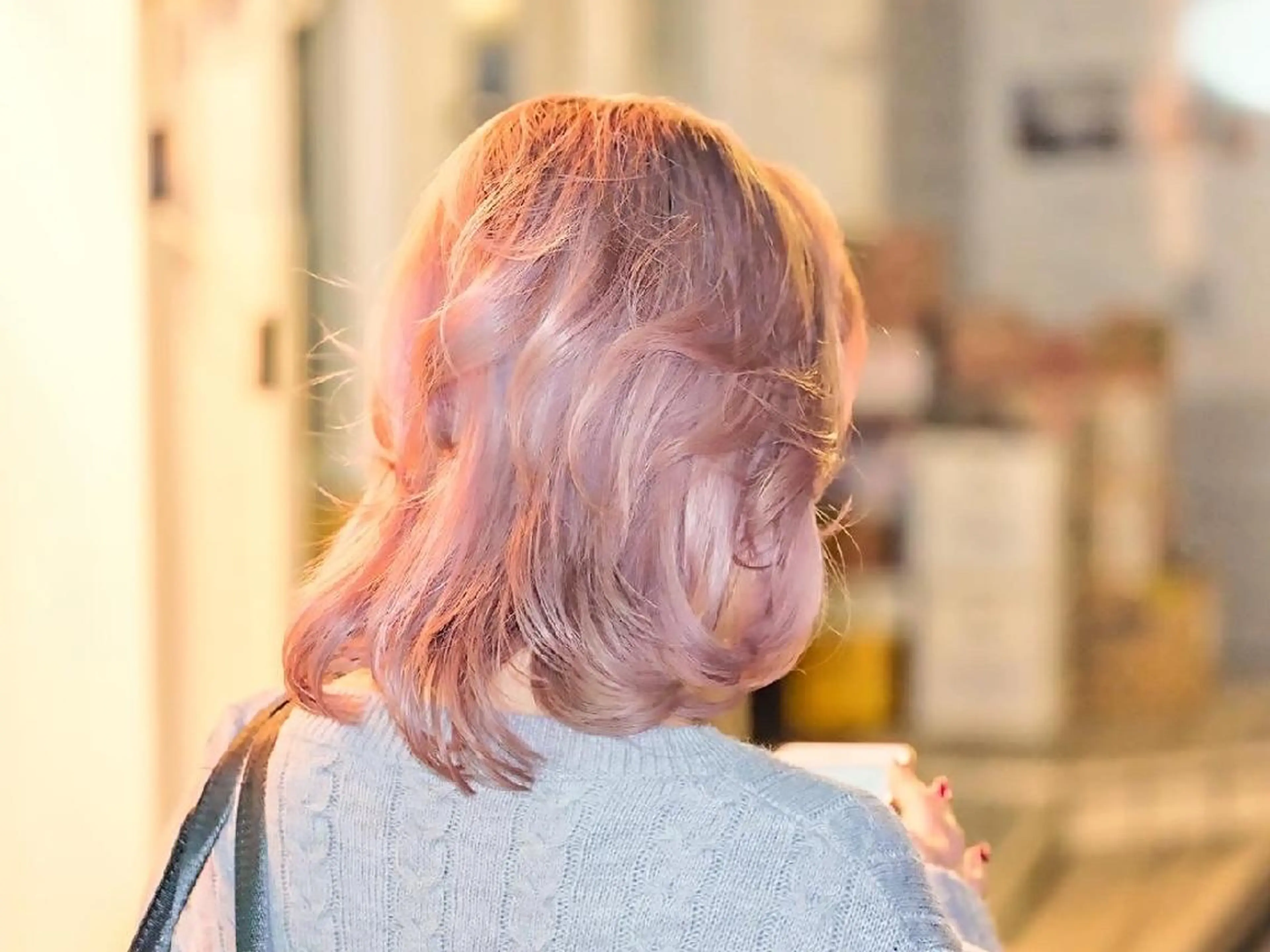 ミディアム ハイレイヤー レイヤーカット トリートメント カット ヘアカラー トリートメント Armoire所属・安藤悠里/ハイトーン /デザインカラーのヘアスタイル