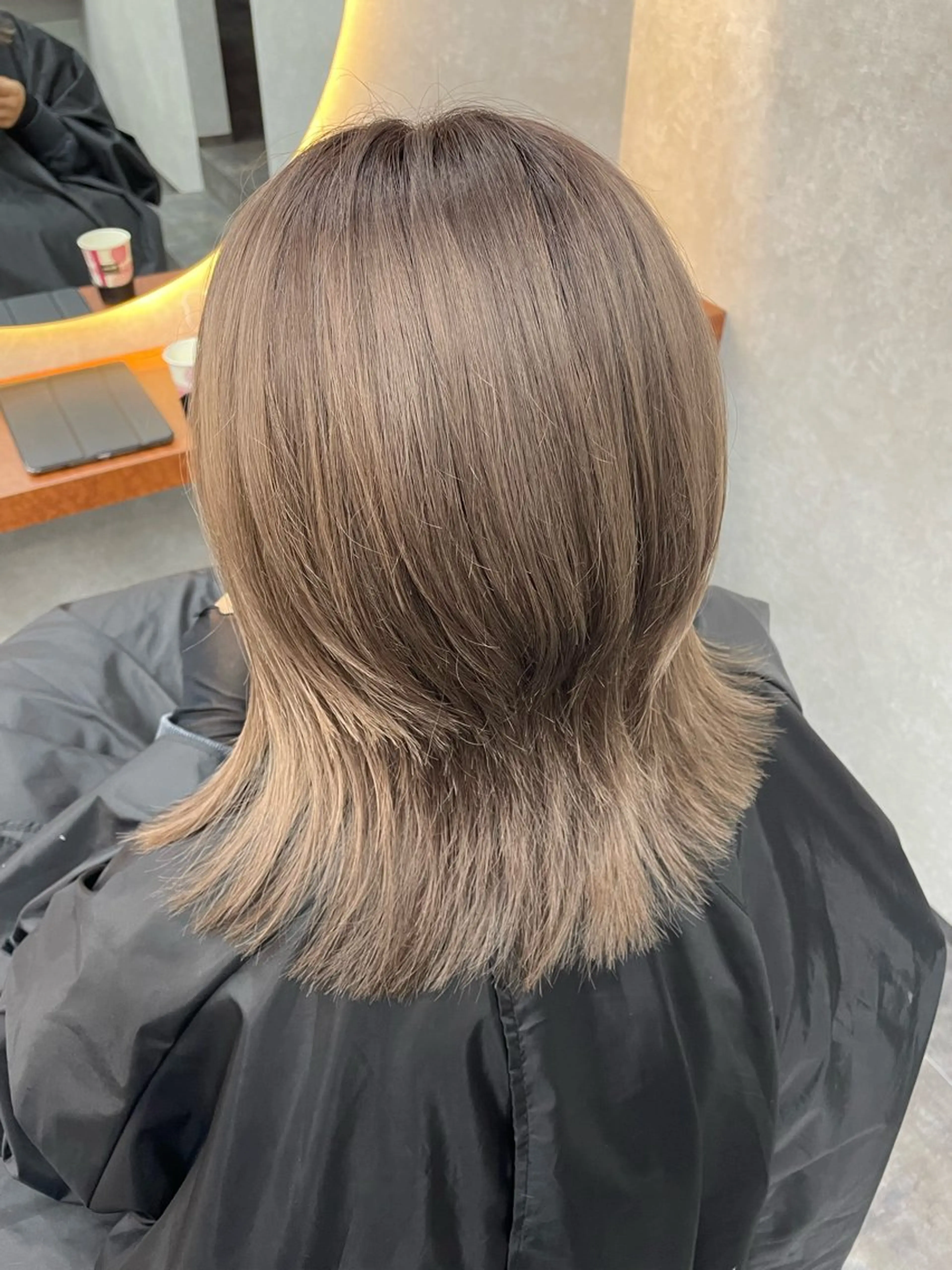 ミディアム 佐藤 菜穂のヘアスタイル
