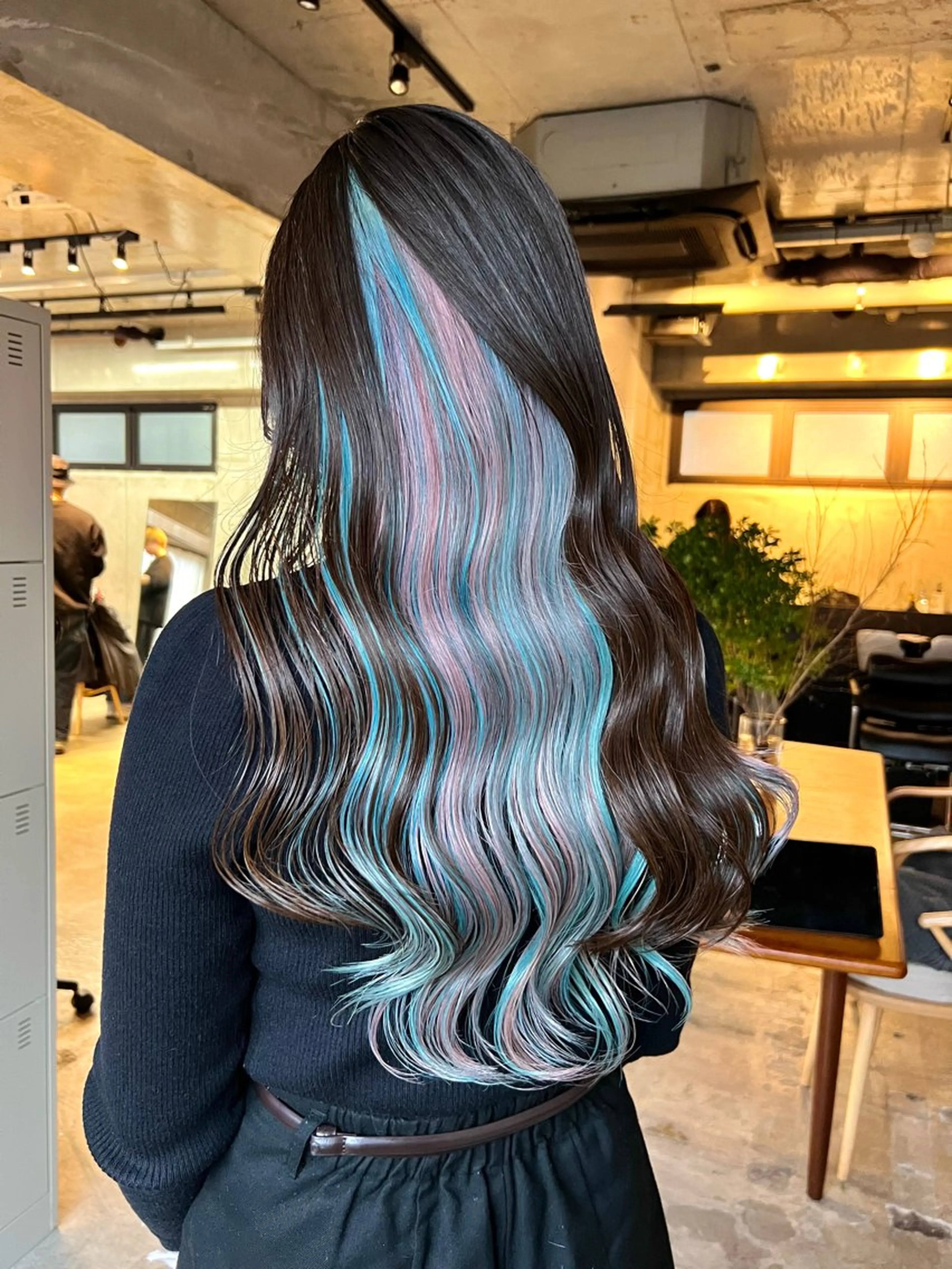 カラー カット ヘアカラー トリートメント ウルフ/レイヤー/ ブリーチカラーのヘアスタイル