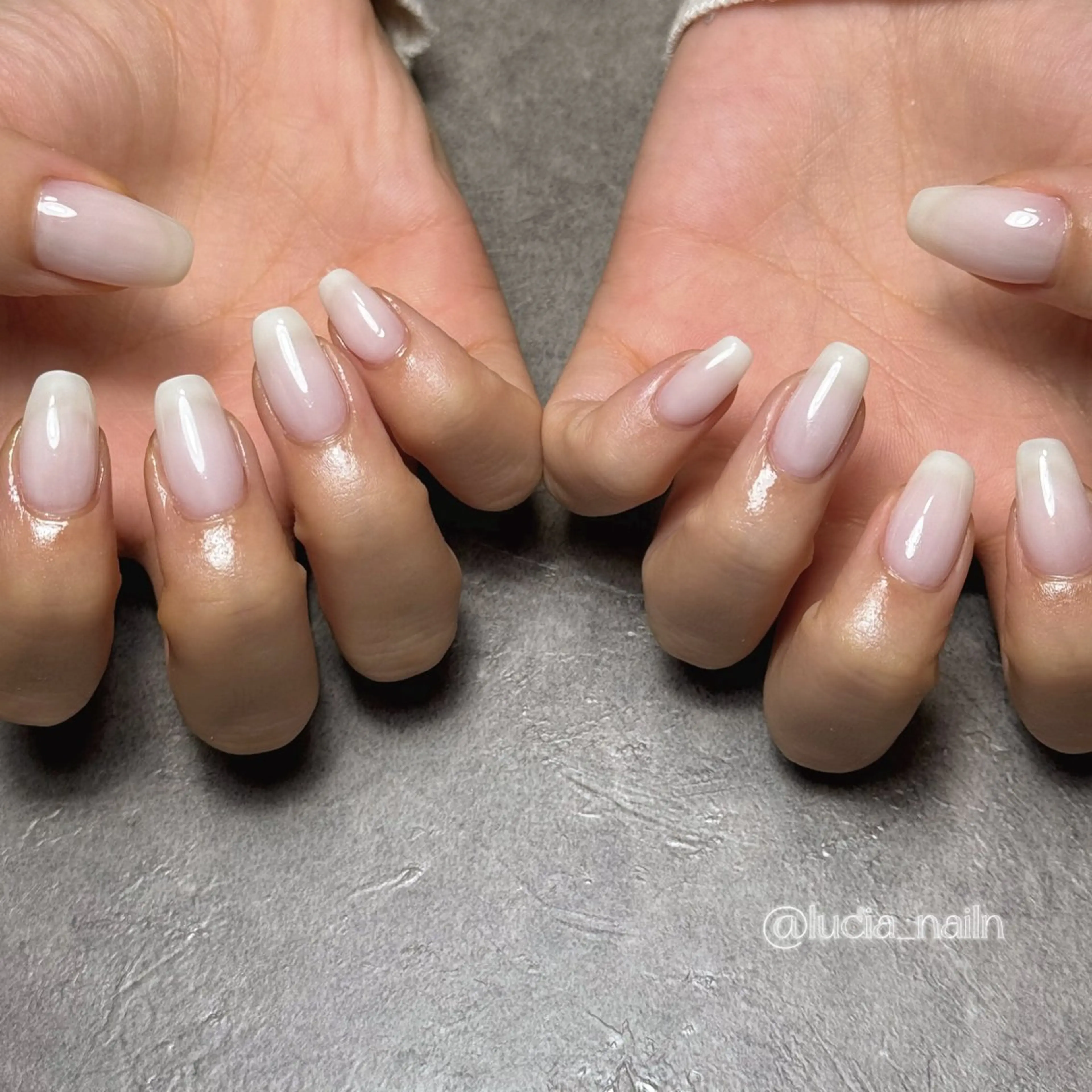 ネイル ホワイト Salon Luciaのネイルデザイン