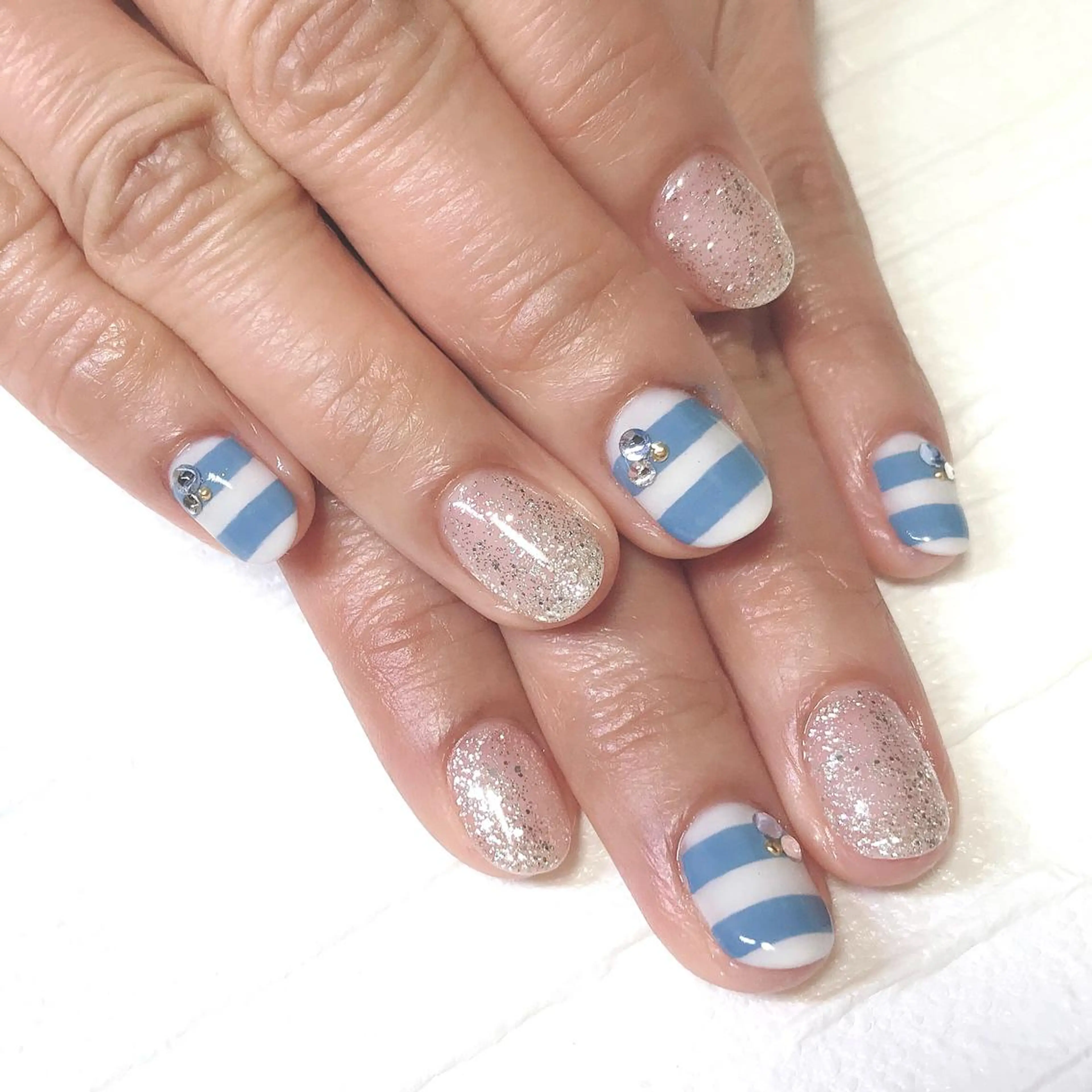 ネイル ボーダー ワンカラーネイル 夏ネイル ステラ marikominoのネイルデザイン