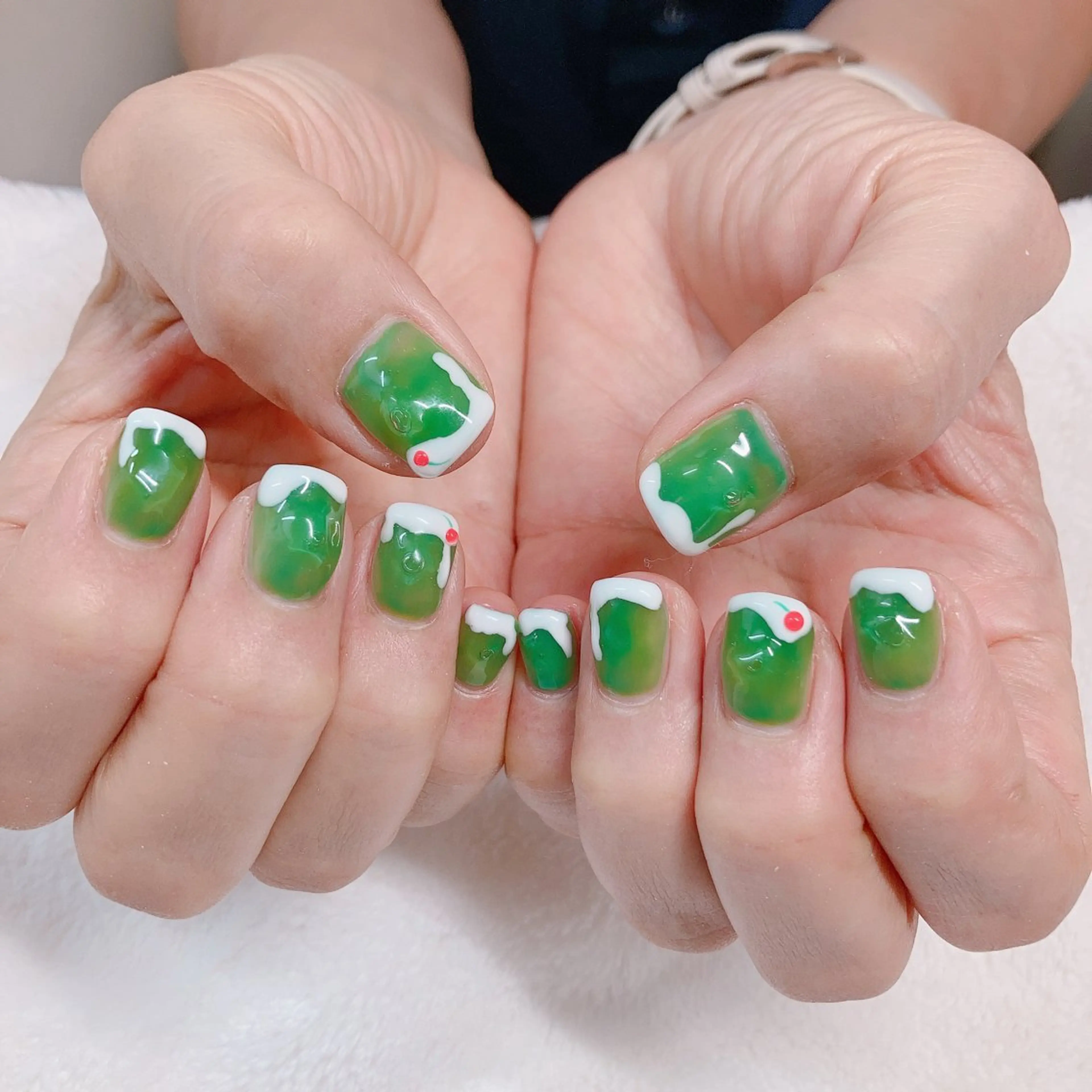 ネイル ハンドネイル 根津 綾子のネイルデザイン