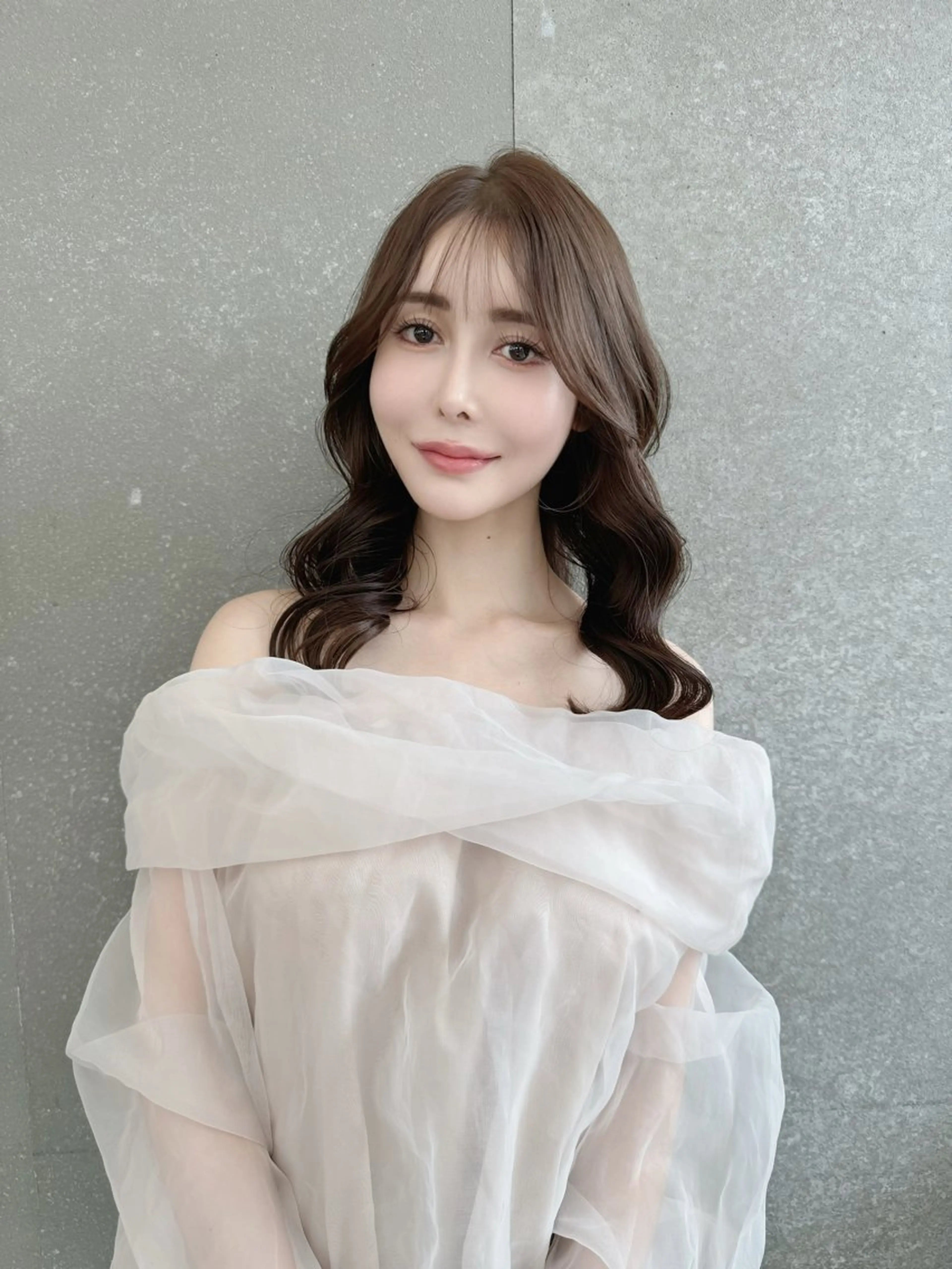 ミディアム カット ヘアカラー トリートメント レイヤーカット /透明感カラー西田のヘアスタイル