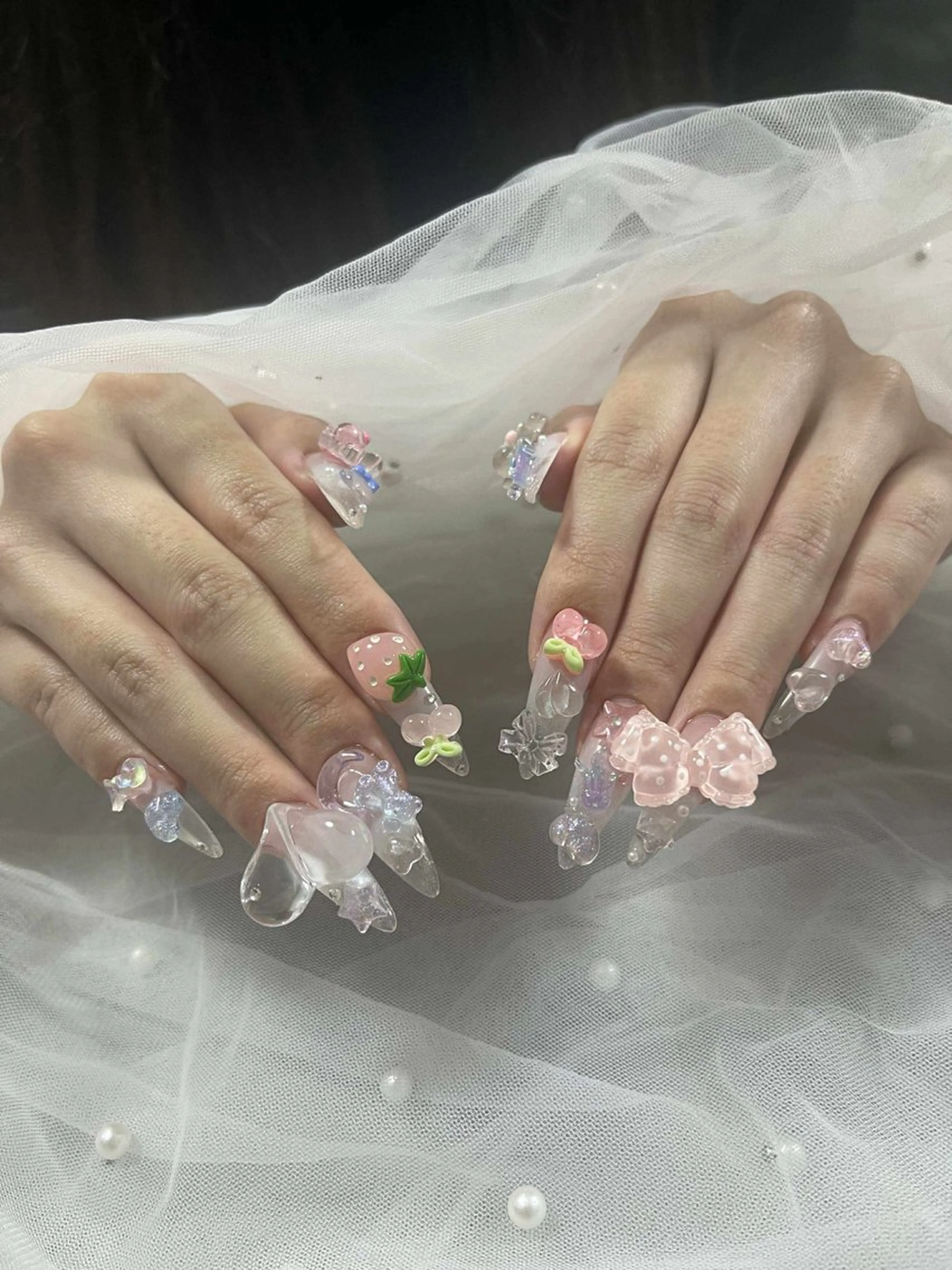 ネイル オーロラネイル フレンチネイル ジェルネイル ハロウィン キラキラネイル ハンドネイル H.baby Nail Salonのネイルデザイン