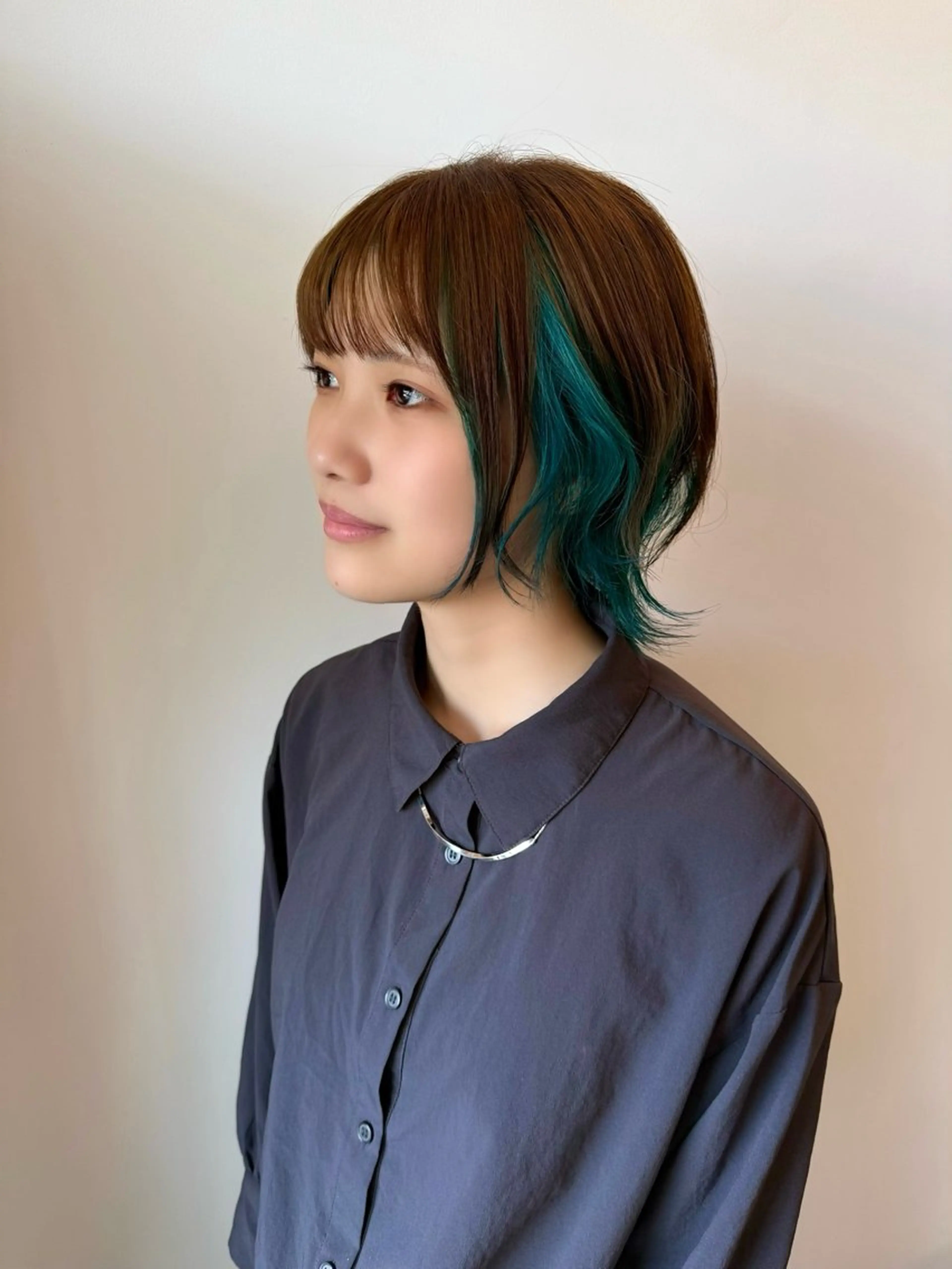 ミディアム カラー ブルーカラー ウルフカット カット ヘアカラー WATANABE MISAKIのヘアスタイル