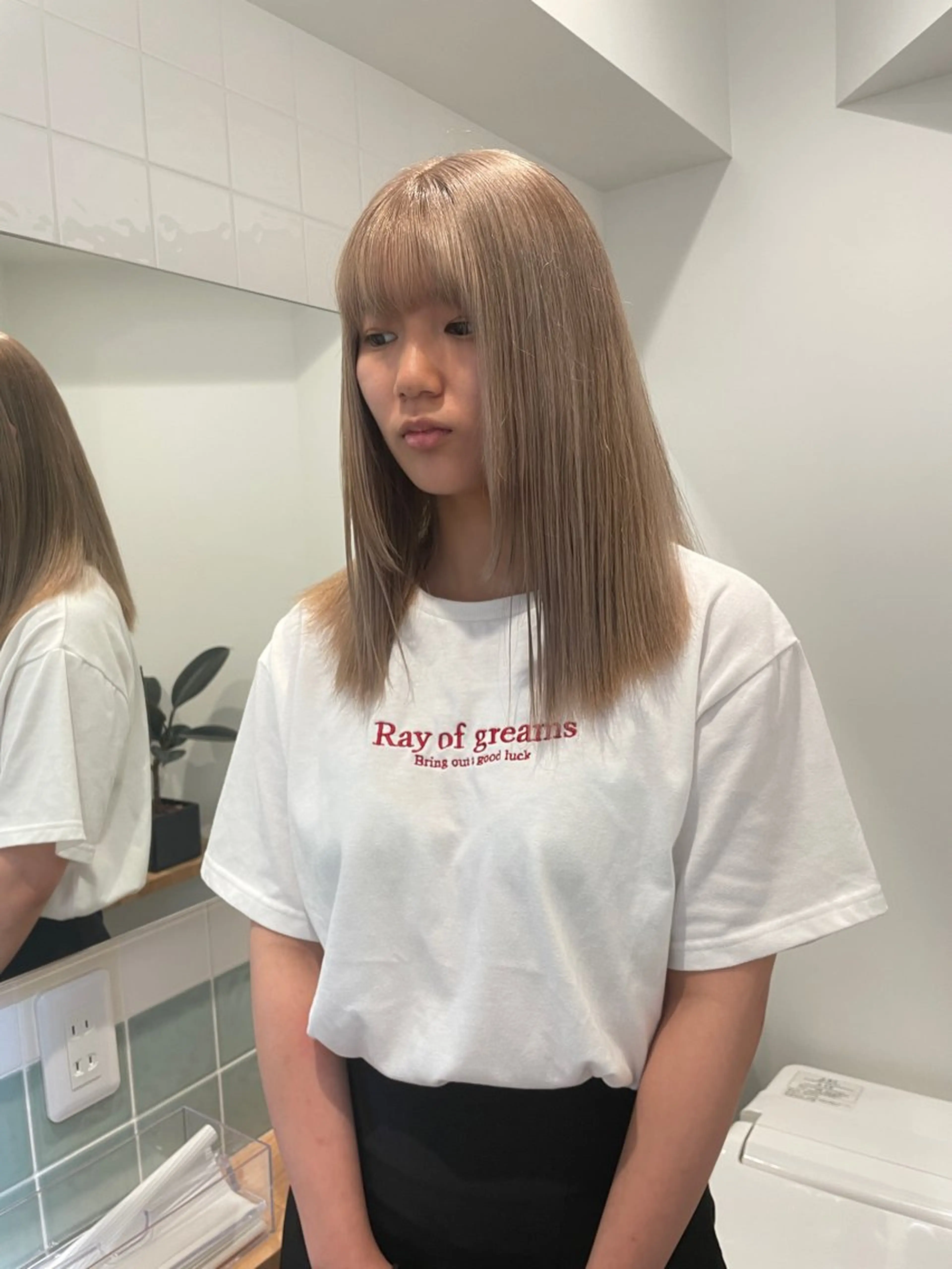 セミロング カラー ヘアカラー トリートメント 切りっぱなしボブ レイヤー/縮毛矯正のヘアスタイル