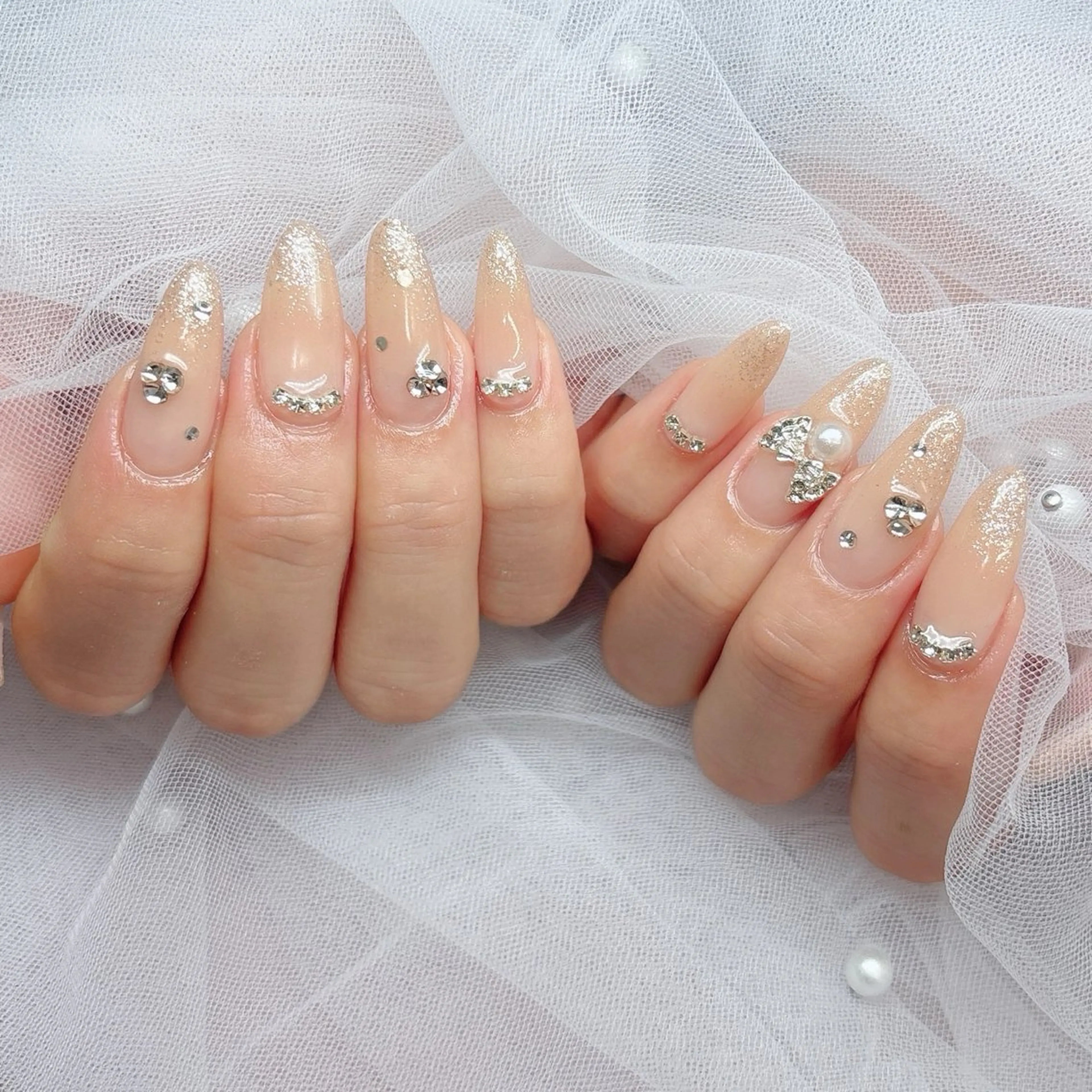 ネイル グラデーション ストーンネイル ワンホンネイル ハンドネイル ハンドケア Epokku ネイルサロンのネイルデザイン