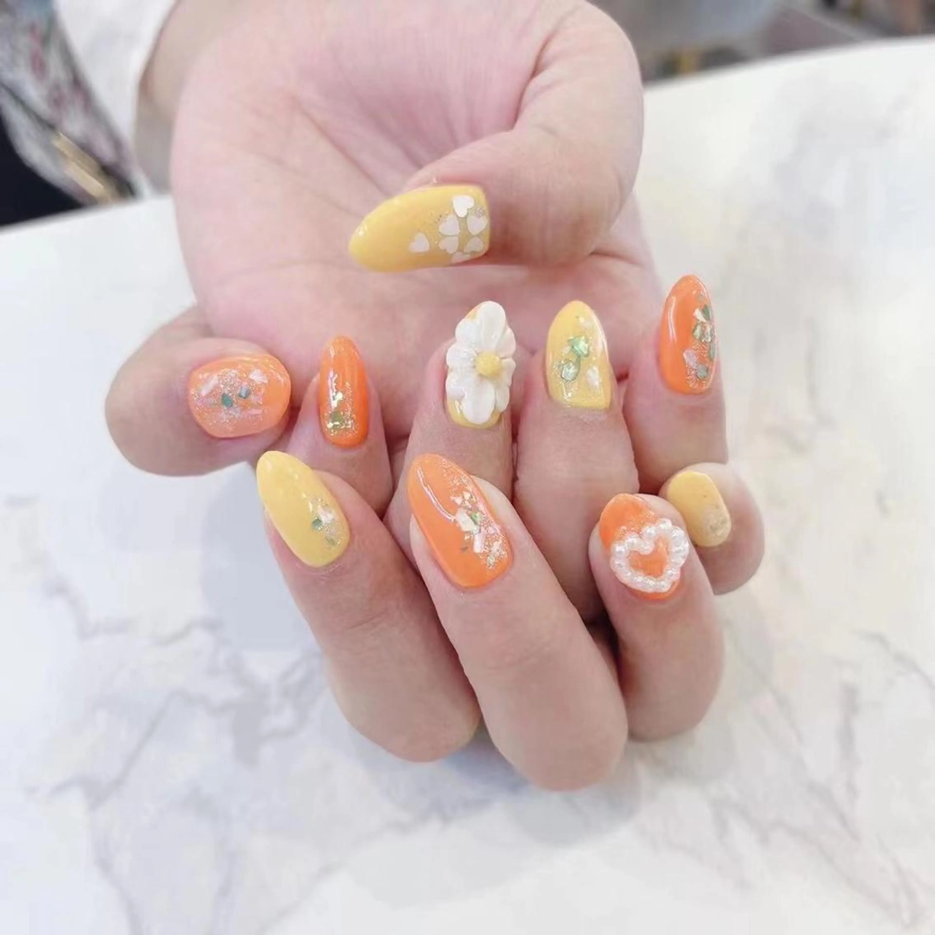ネイル ハンドネイル MoonNail ユリ🌸のネイルデザイン