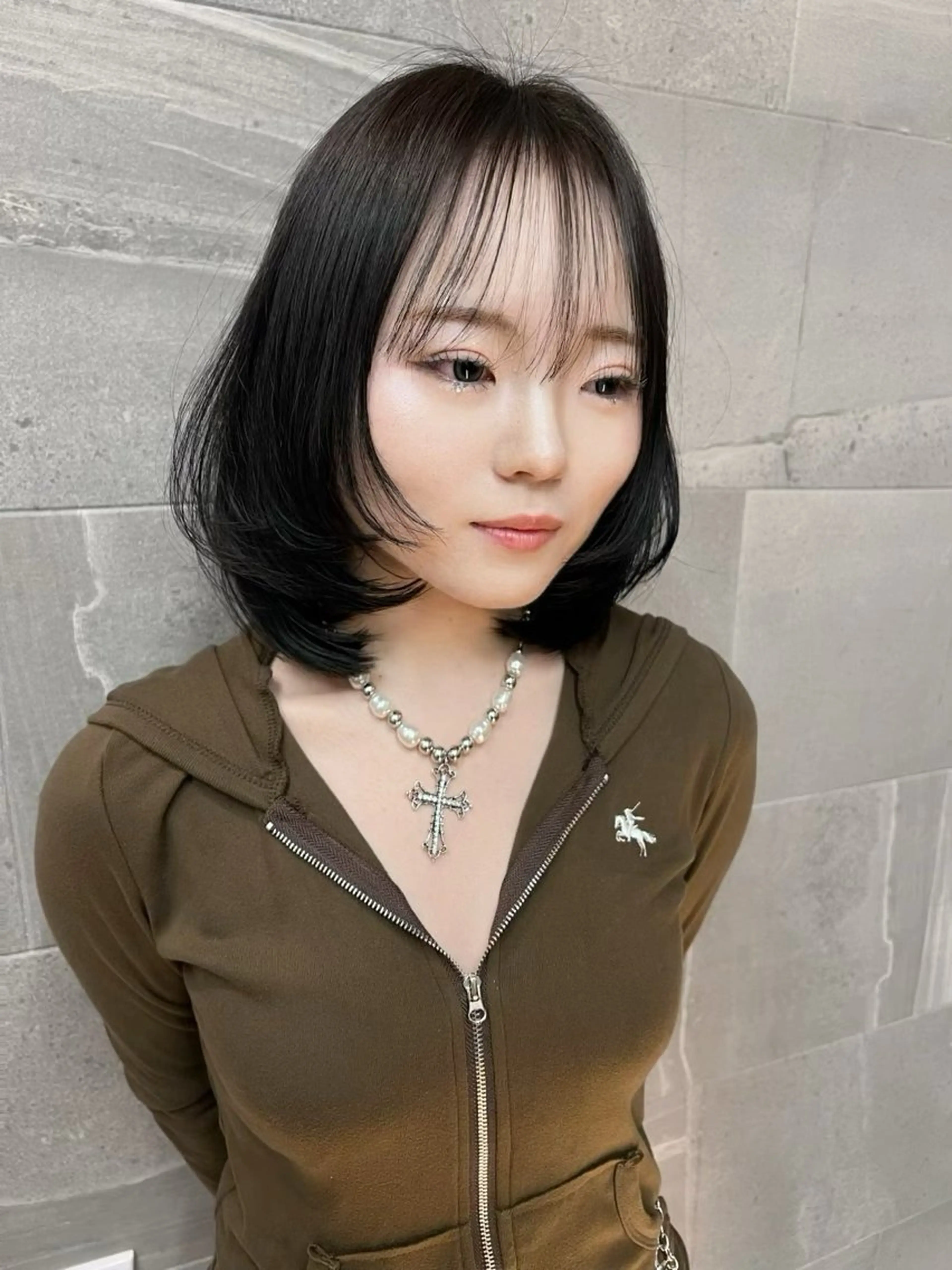 ミディアム ミディアムレイヤー レイヤーカット カット トリートメント 山中 欧輔のヘアスタイル