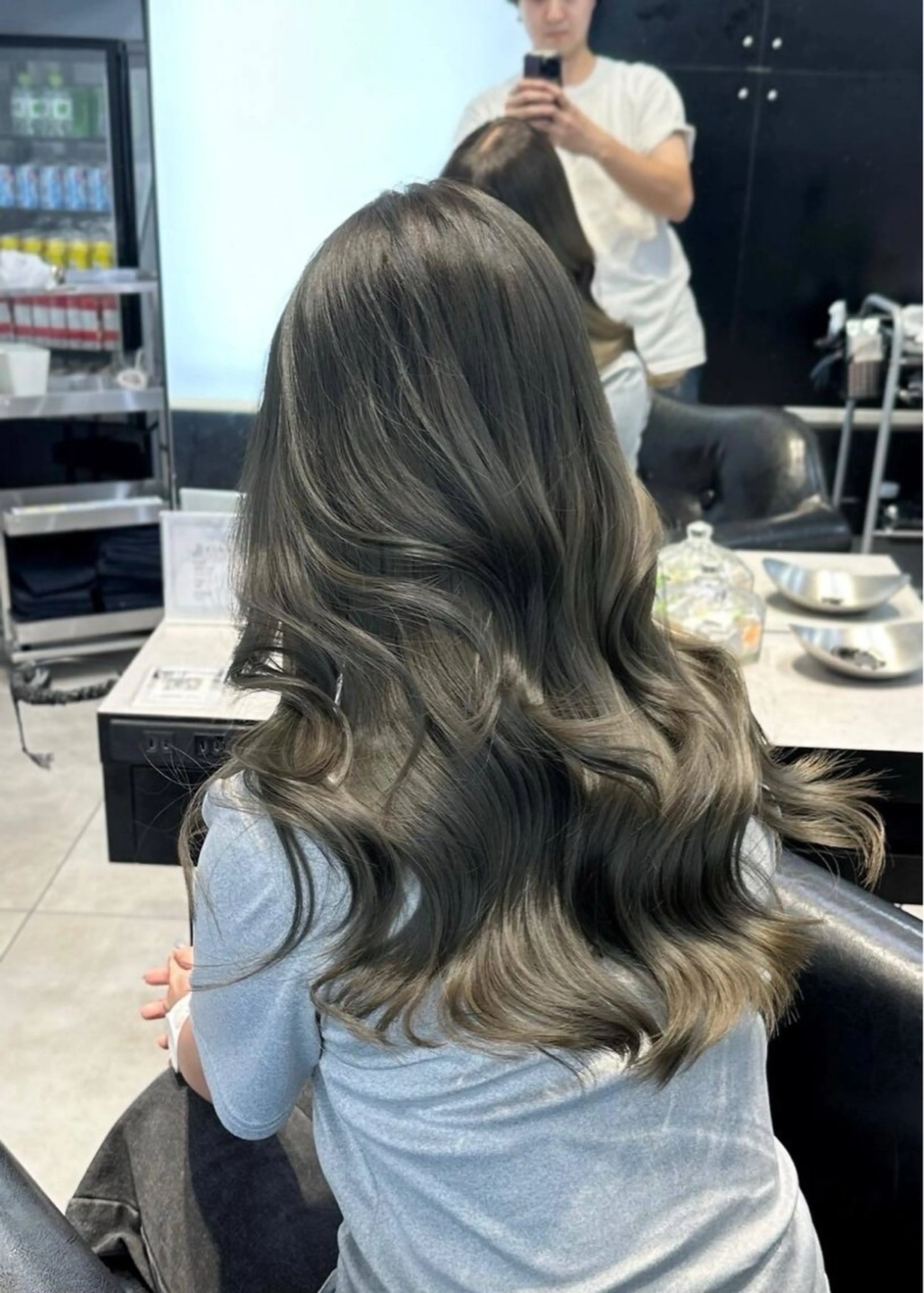 ロング カラー プルエクステ エクステ ヘアカラー エクステ プルエクステで憧れの ロングヘアに✨蛇石のヘアスタイル