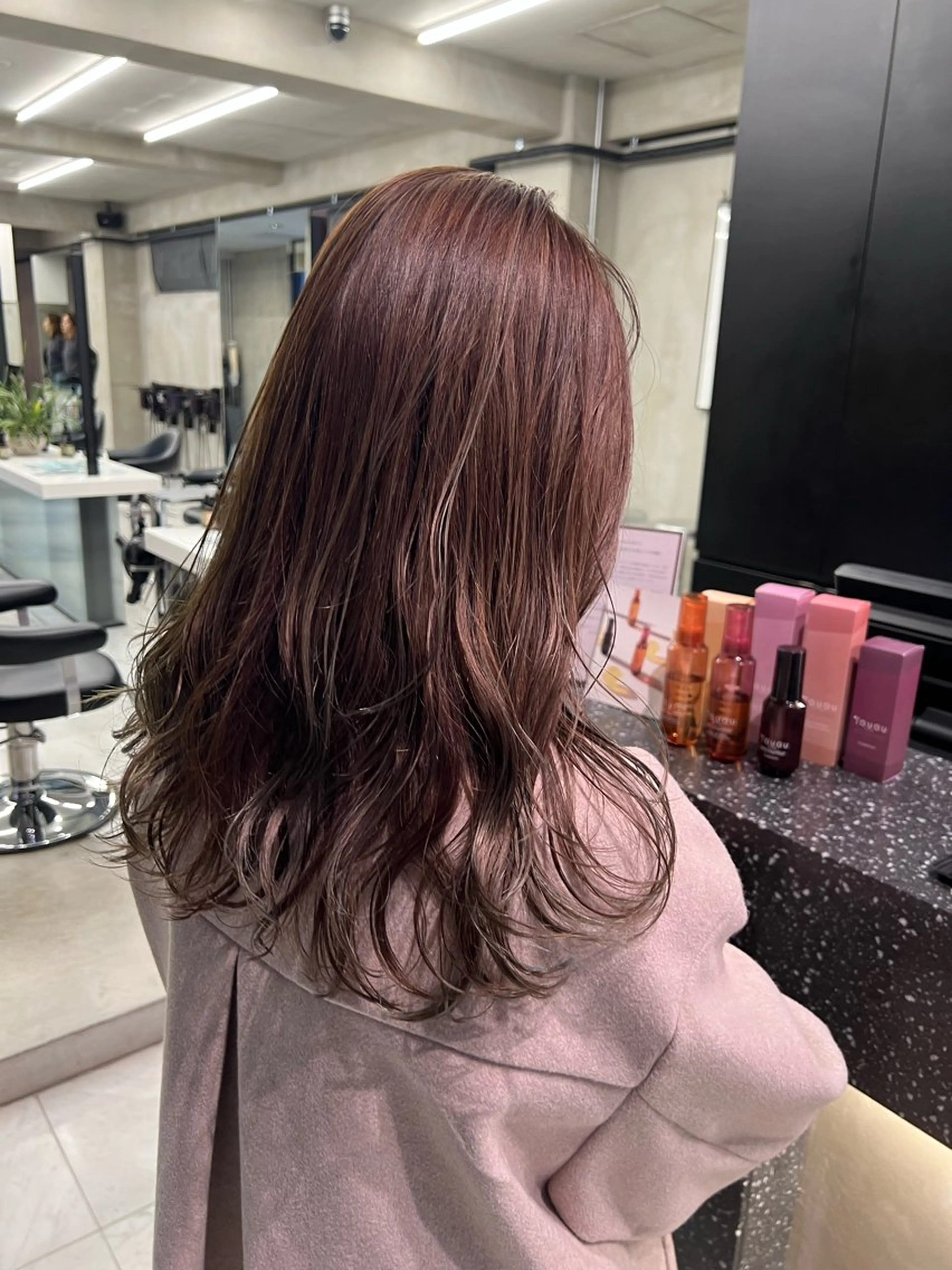 ロング カラー グレージュ ハイライトカラー ハイライト ヘアカラー トリートメント ハイライト/白髪ぼか し/臼田さりな🌹のヘアスタイル