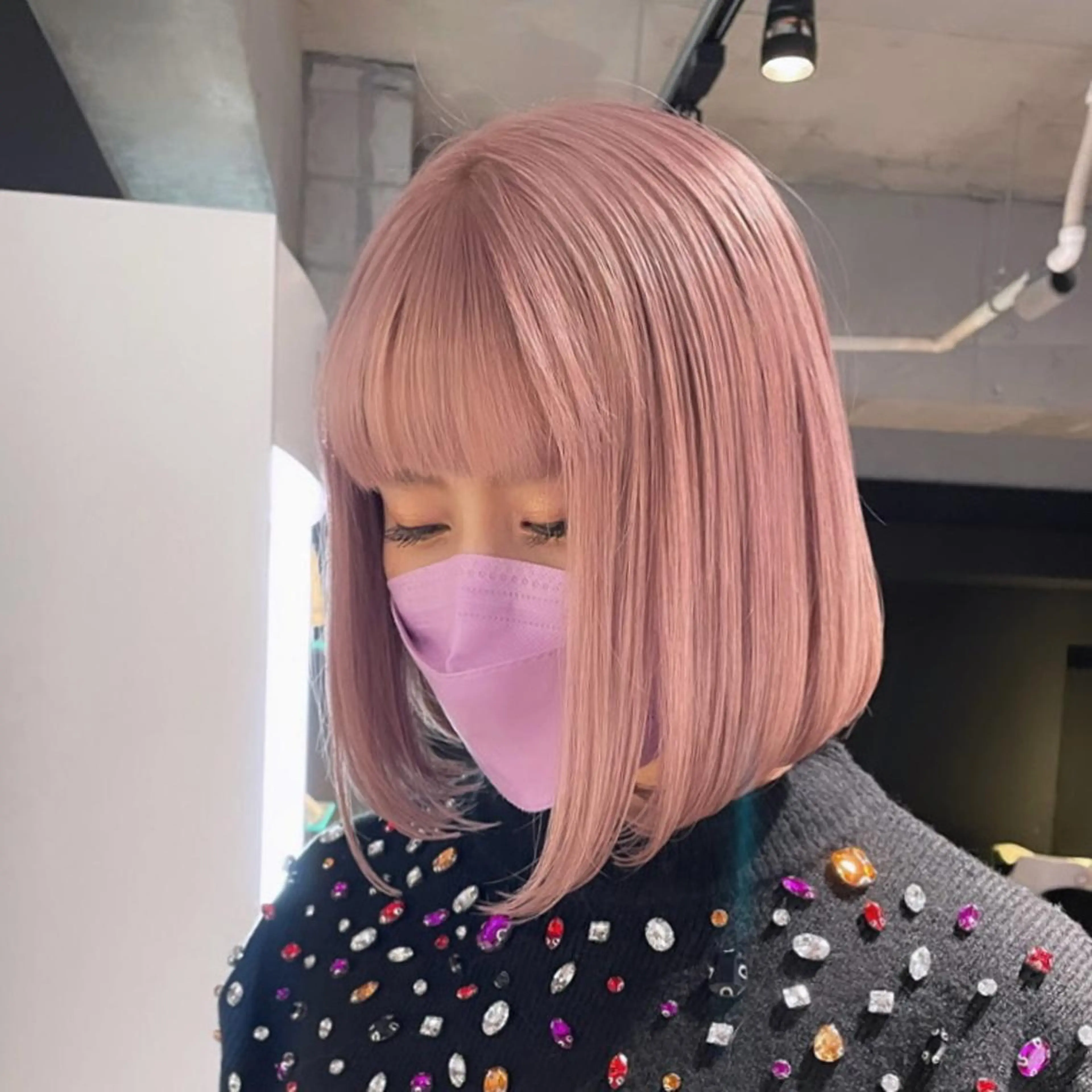 ミディアム カラー ピンクカラー ホワイトピンク 女性艶髪マンツーマン YUKIのヘアスタイル