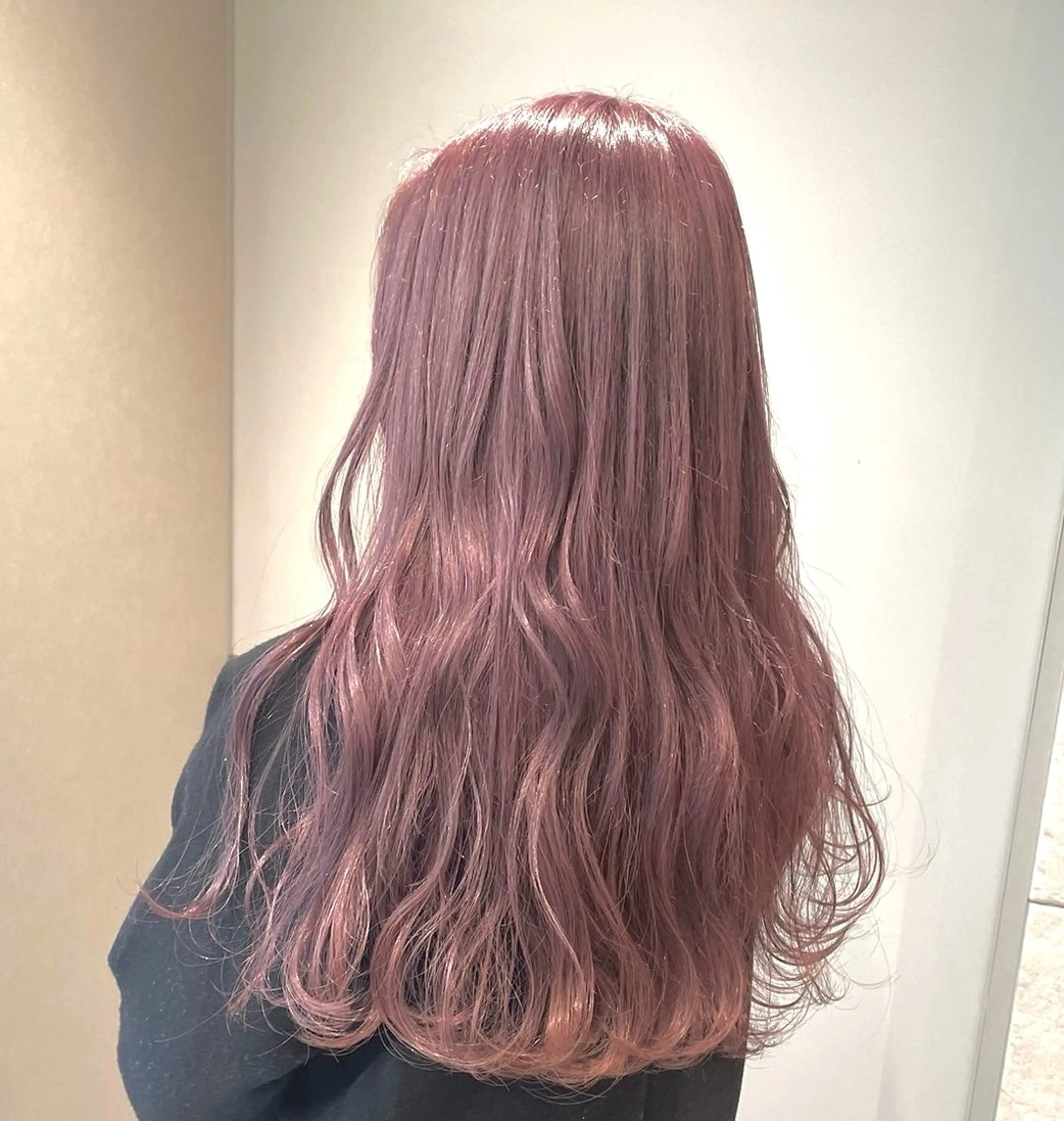 ロング カラー パーマ 🌈コテ巻き風パーマ LOHASせいな🌈のヘアスタイル