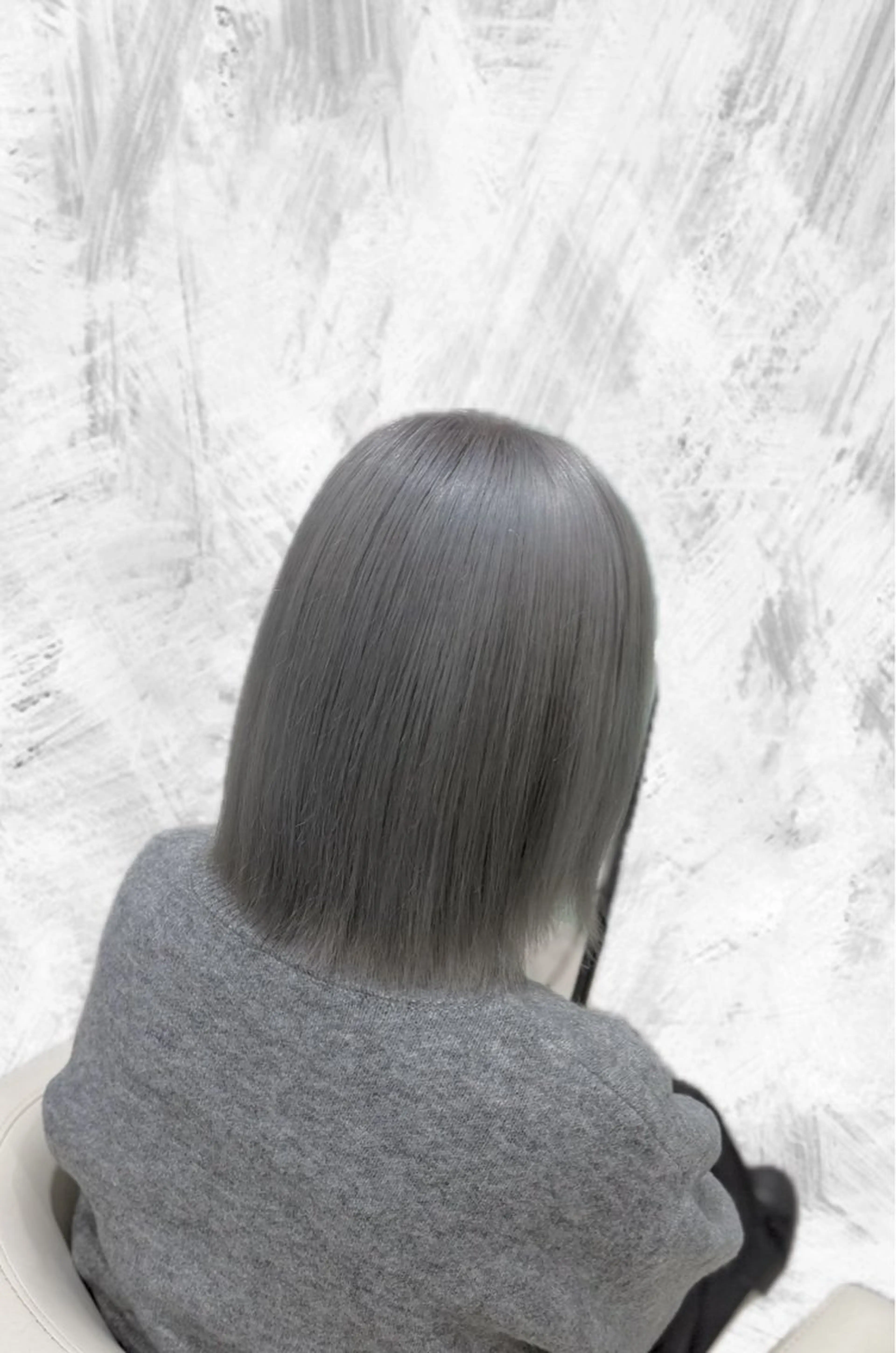 ミディアム カット ヘアカラー 岡田 瞬のヘアスタイル