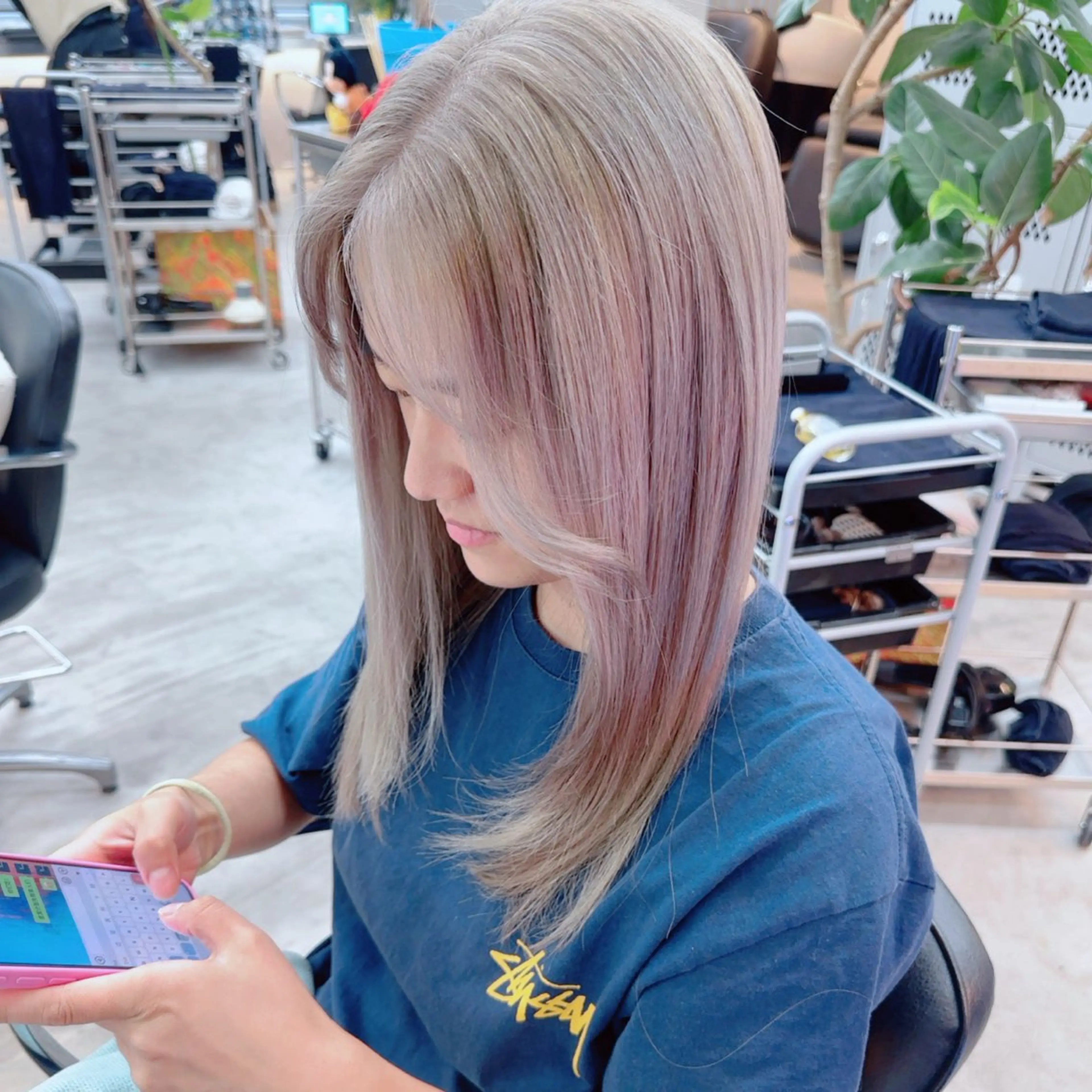 セミロング カラー ヘアカラー トリートメント 岡野 静華のヘアスタイル