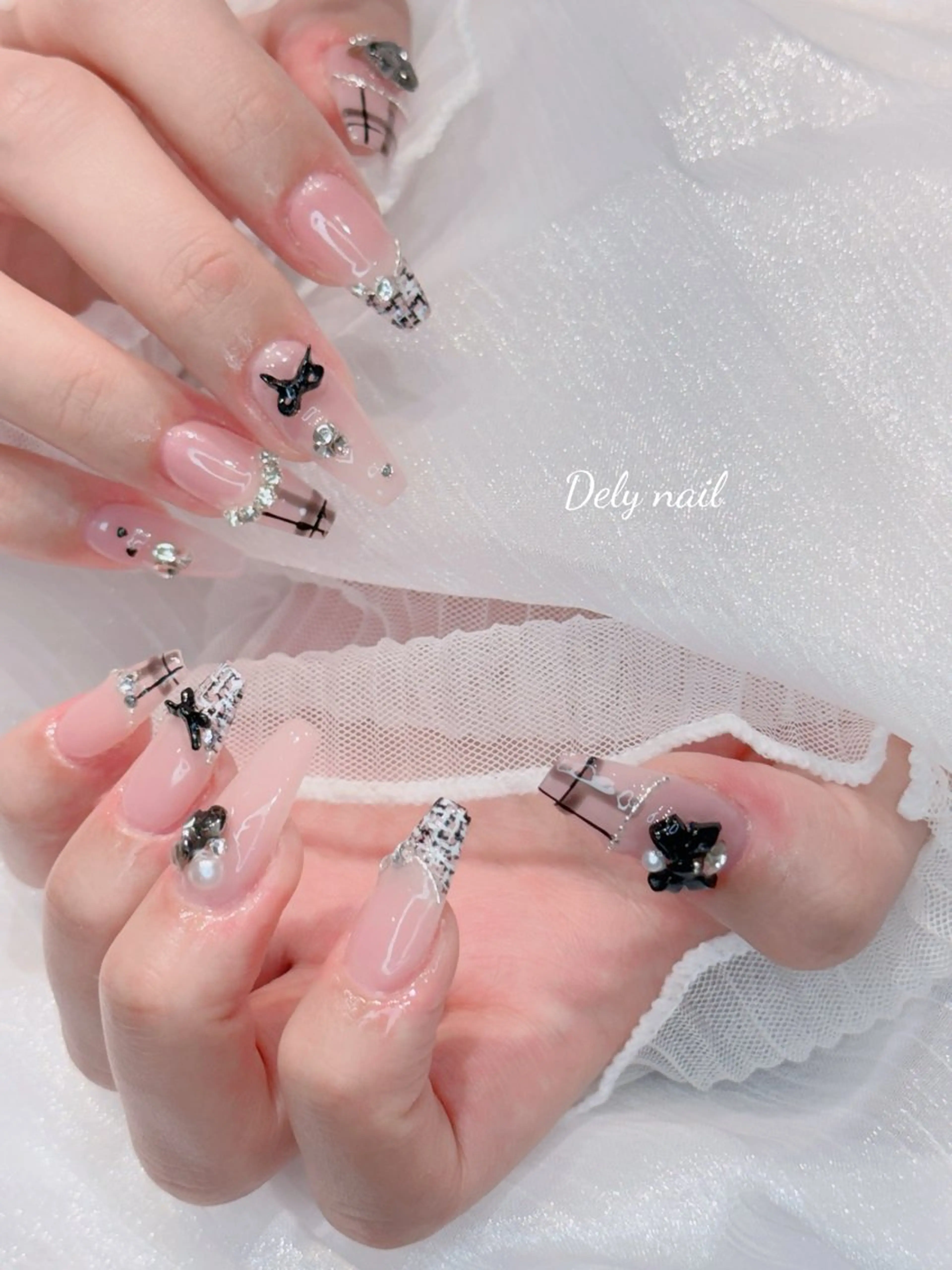 ネイル フレンチネイル ガラスフレンチ 韓国ネイル ニュアンスネイル ネイルチップ ハンドネイル Dely Nailのネイルデザイン