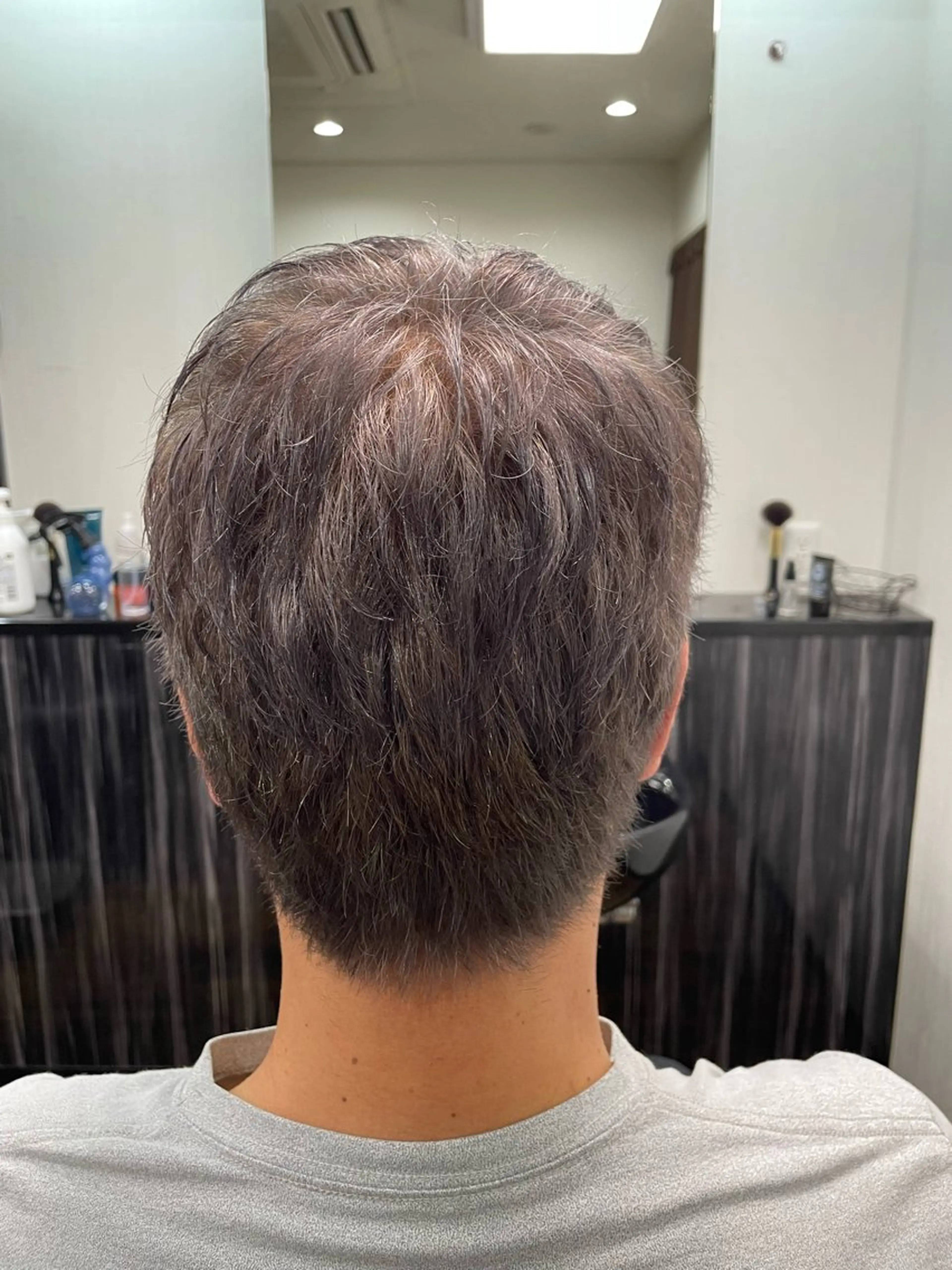 ショート カラー メンズ メンズブリーチ メンズハイトーン アッシュ ブリーチ ハイトーンカラー Nakada Chikaのヘアスタイル