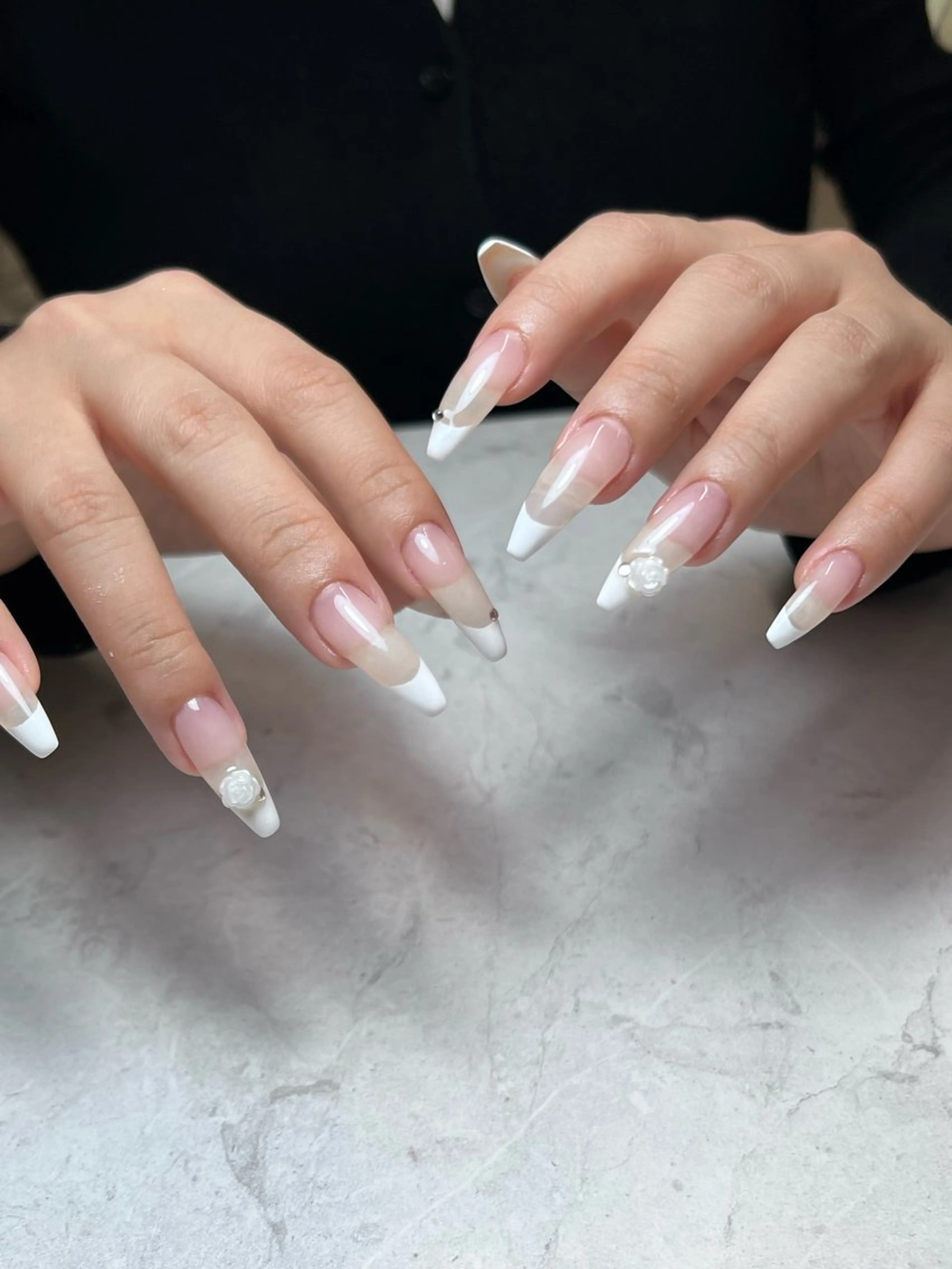 ネイル フレンチネイル ハンドネイル ハンドケア 瀬戸 梨子のエステ・リラクイメージ