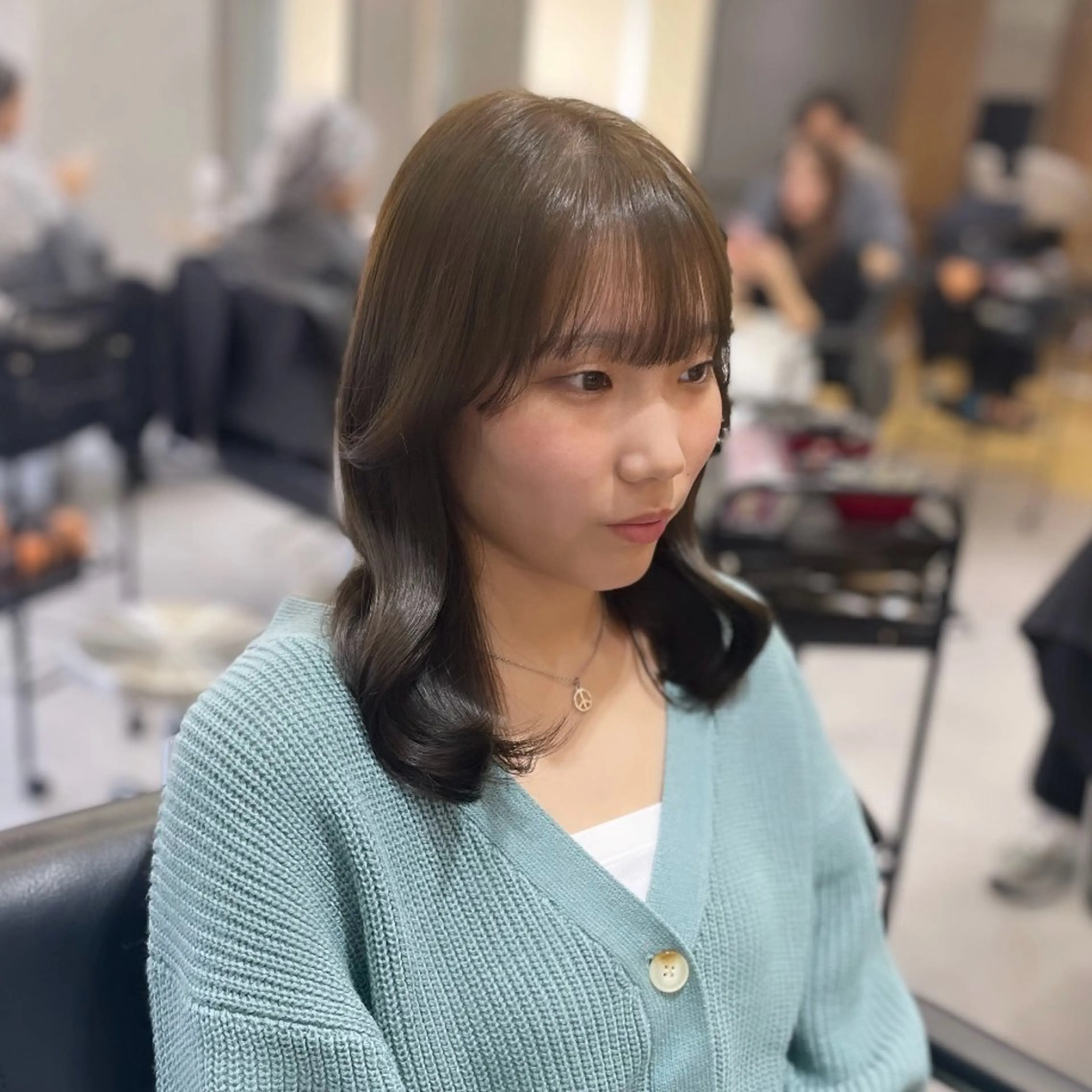 ミディアム カラー ブリーチ ダブルカラー グレージュ ブリーチなしカラー オリーブグレージュ カット ヘアカラー Rui/透明感カラー 暖色/レイヤーカットのヘアスタイル