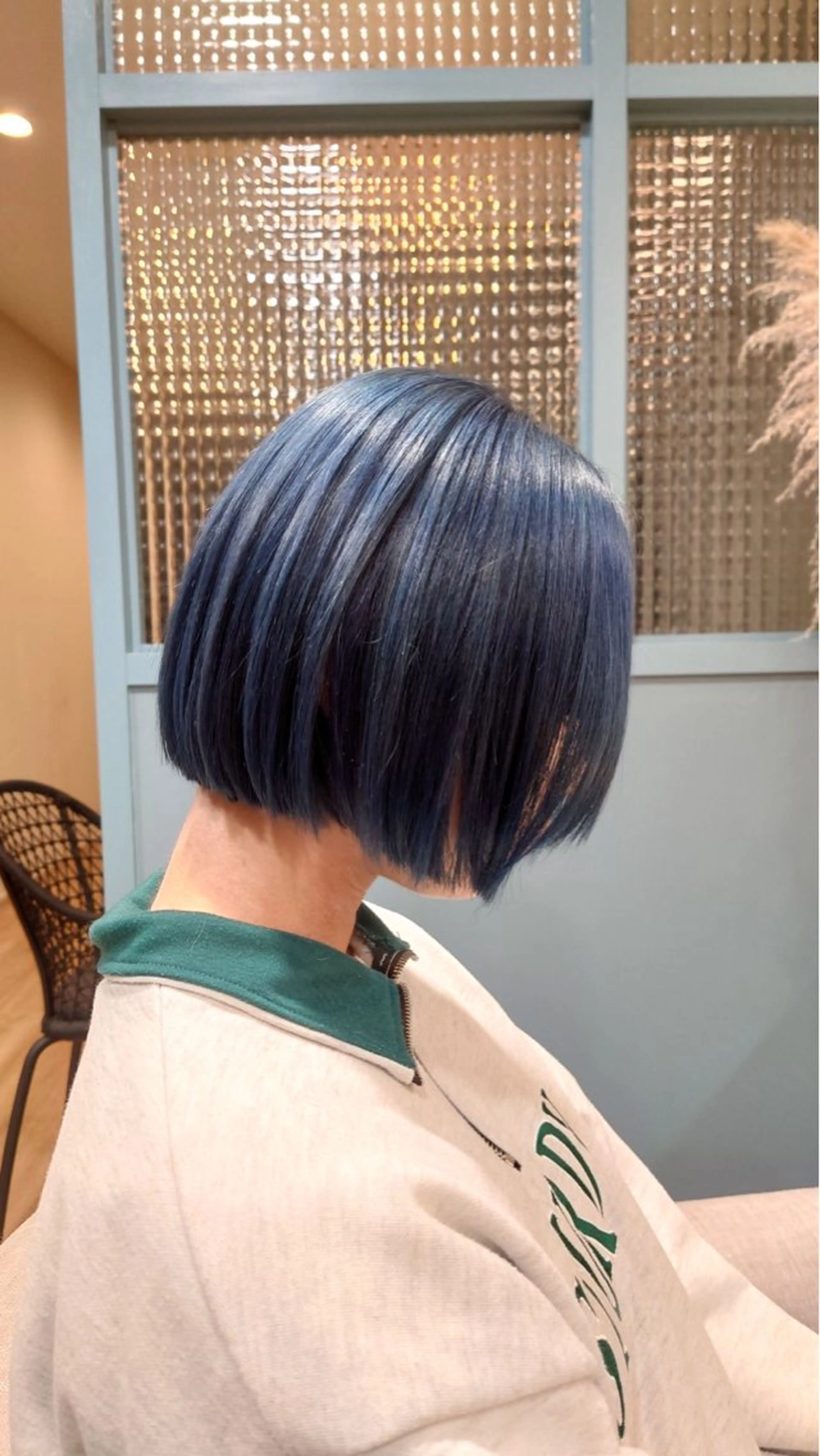 ショート カラー 小林 栞菜のヘアスタイル