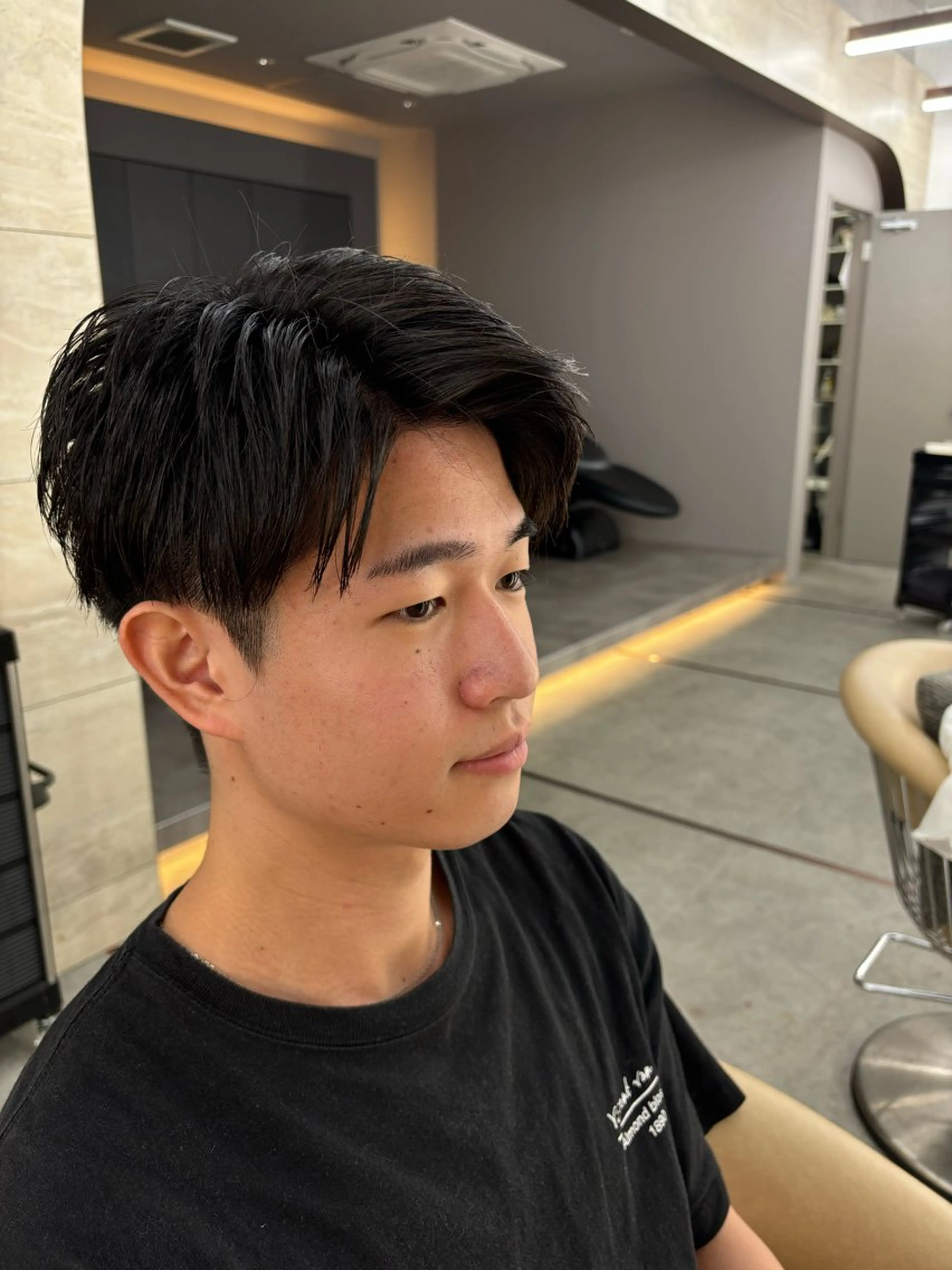 ショート カット トリートメント 髪質改善|透明 感カラー🩵レイヤーのヘアスタイル