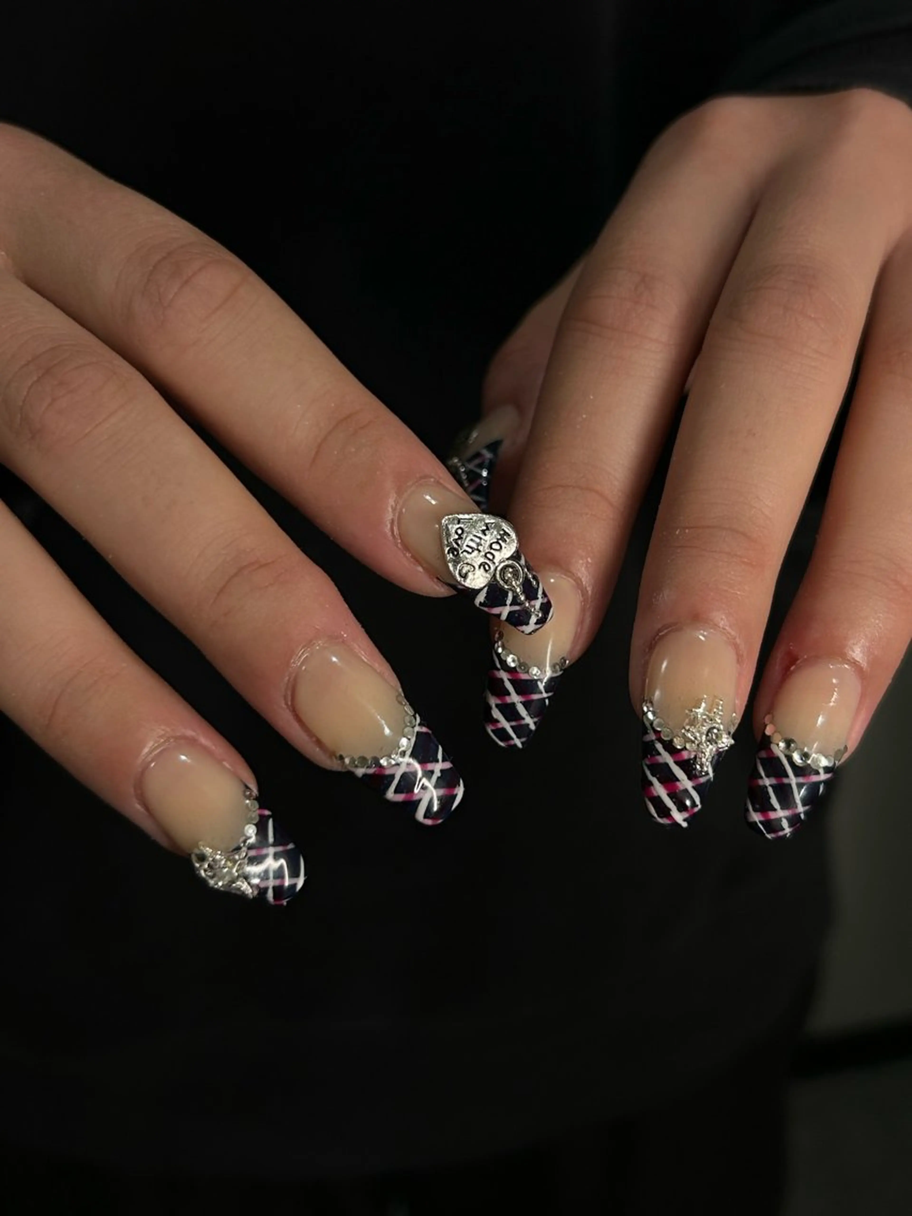 ネイル フレンチネイル ネイビー ニュアンスネイル 冬ネイル sakae yurinaのネイルデザイン