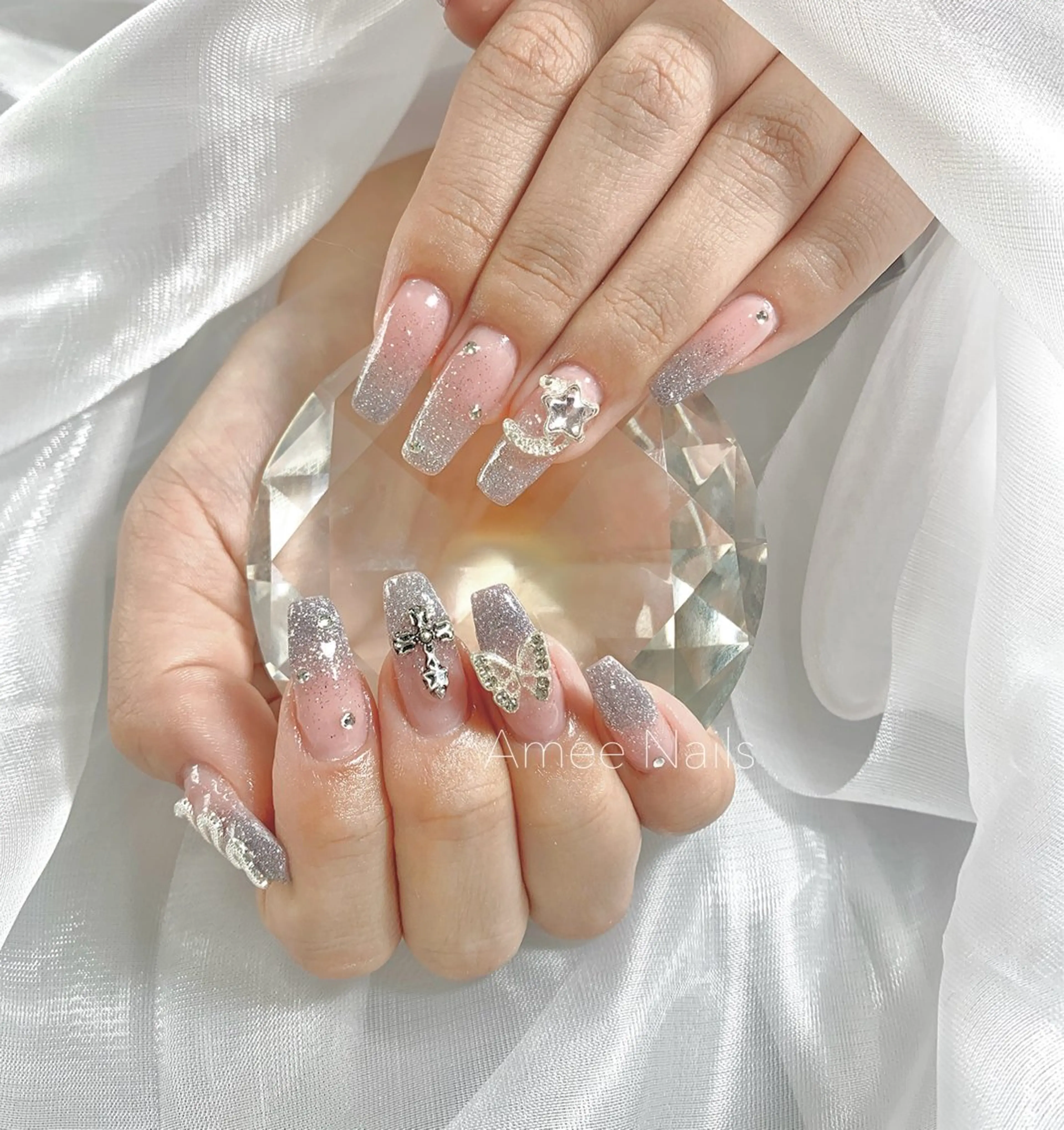 ネイル オーロラネイル クリアネイル フラッシュネイル ジェルネイル グラデーション Amee Nail Salonのネイルデザイン