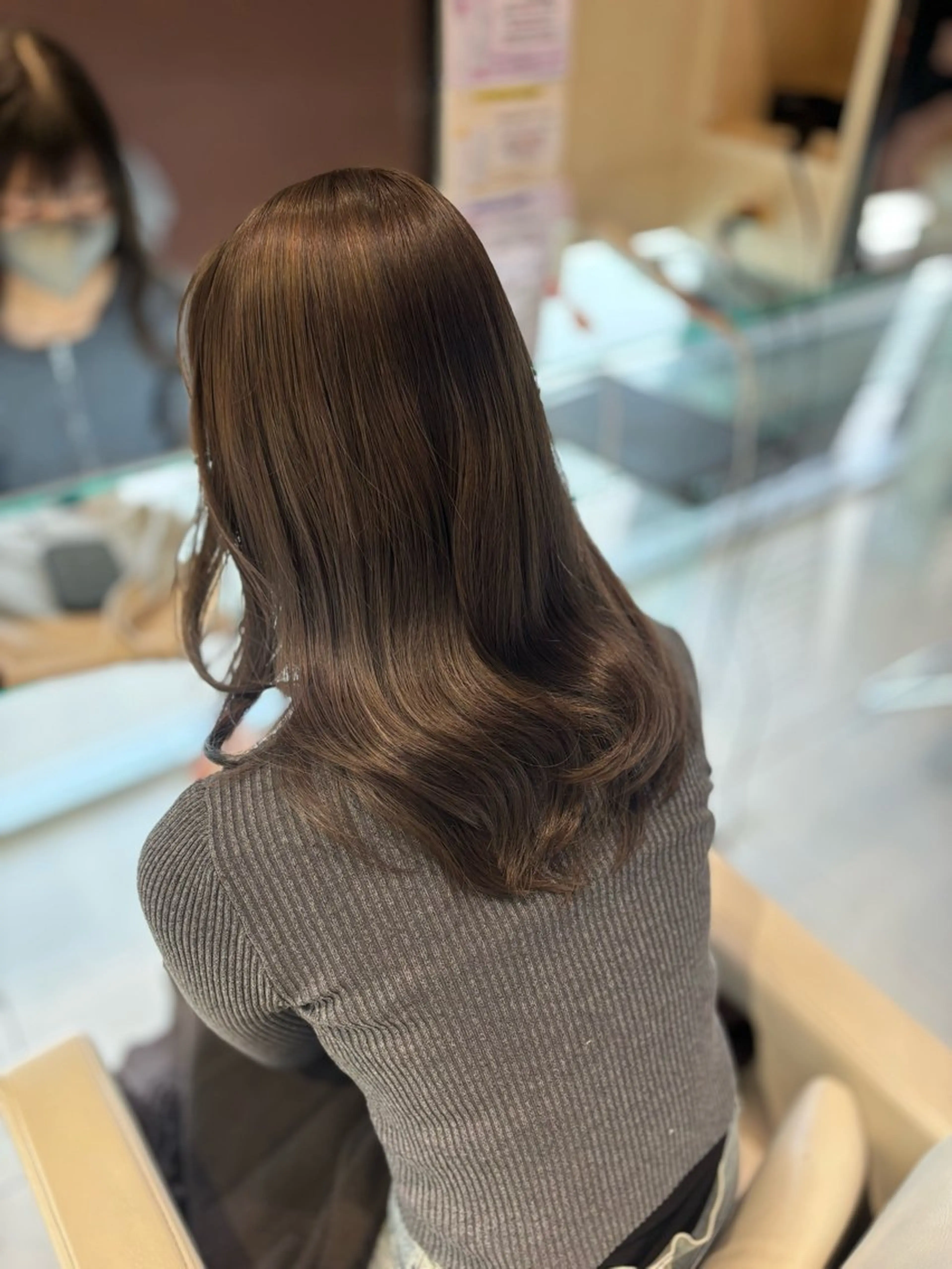 セミロング カラー ブリーチ 透明感カラー グレージュ ヘアカラー GOTTOFLOW所属・小玉 結菜のヘアスタイル