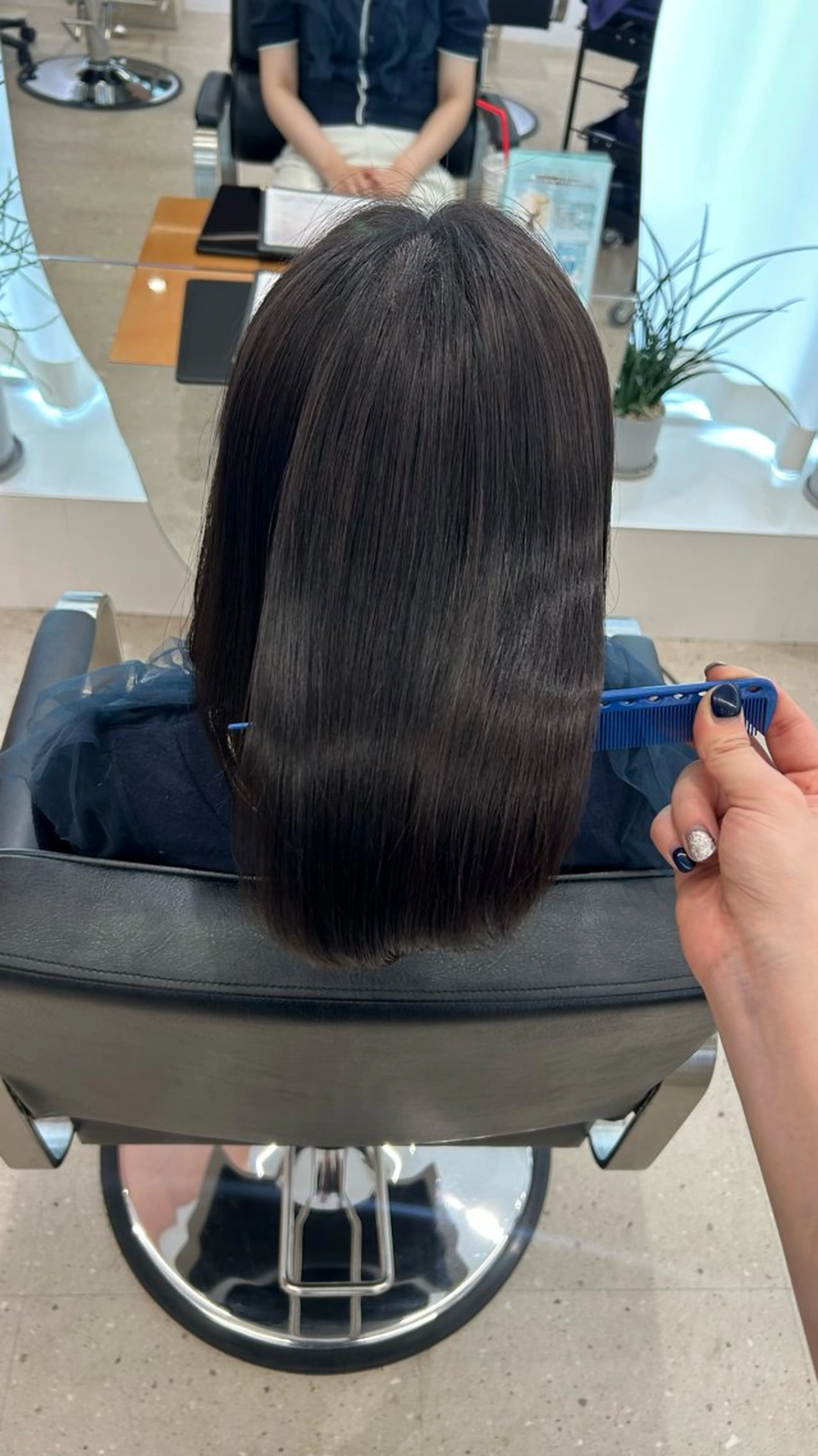 セミロング カラー 黒髪 ブルーカラー ブルーブラック 高橋 芹奈 /梅田 ／茶屋町/髪質改善のヘアスタイル