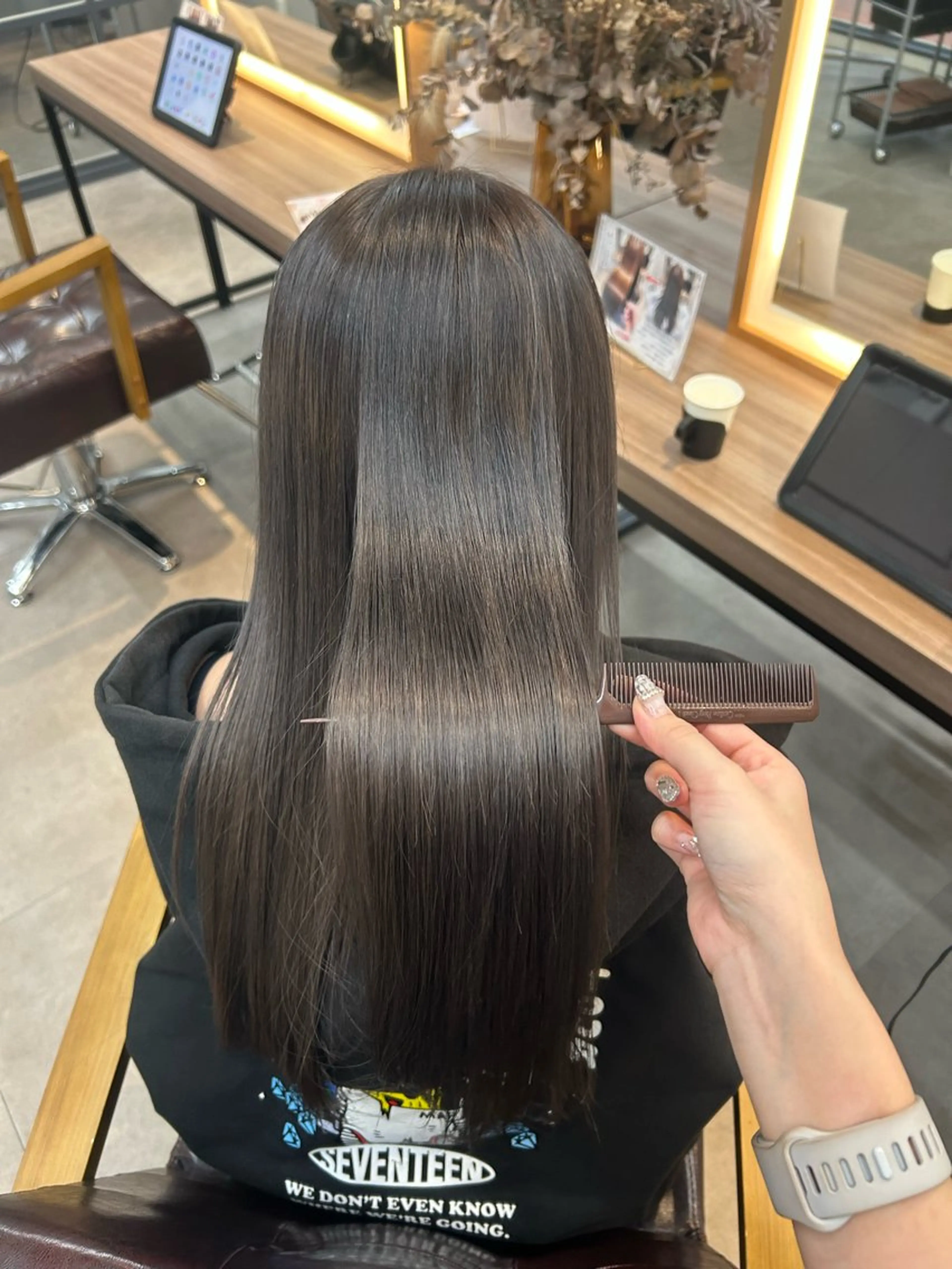 ロング カラー アッシュ アッシュグレー アッシュグレージュ ブリーチ ダブルカラー レイヤー/ハイトーン 艶感/ririkaのヘアスタイル