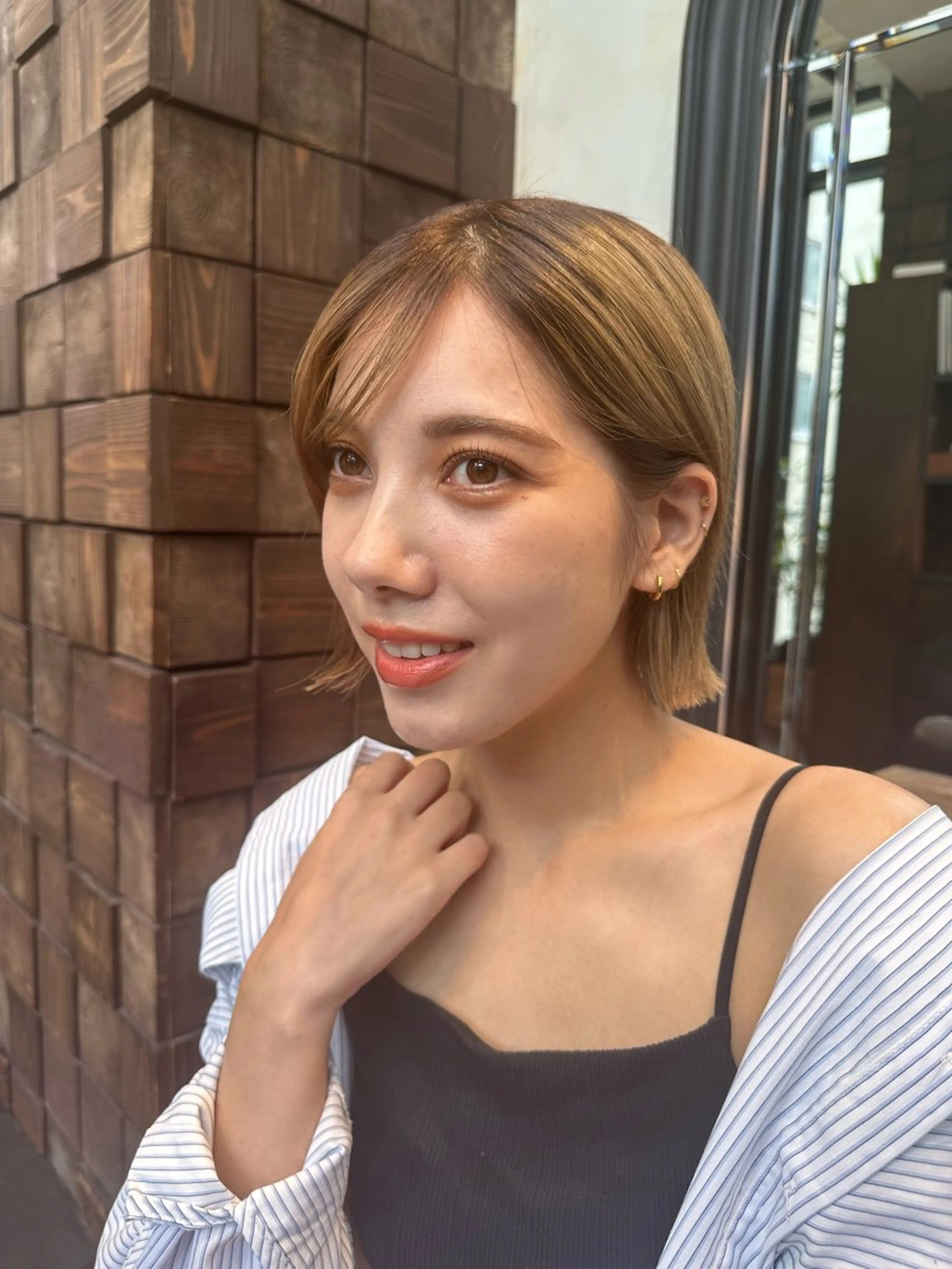 ショート カット ヘアカラー 齊藤政太 顔周り カット 透明感カラーのヘアスタイル