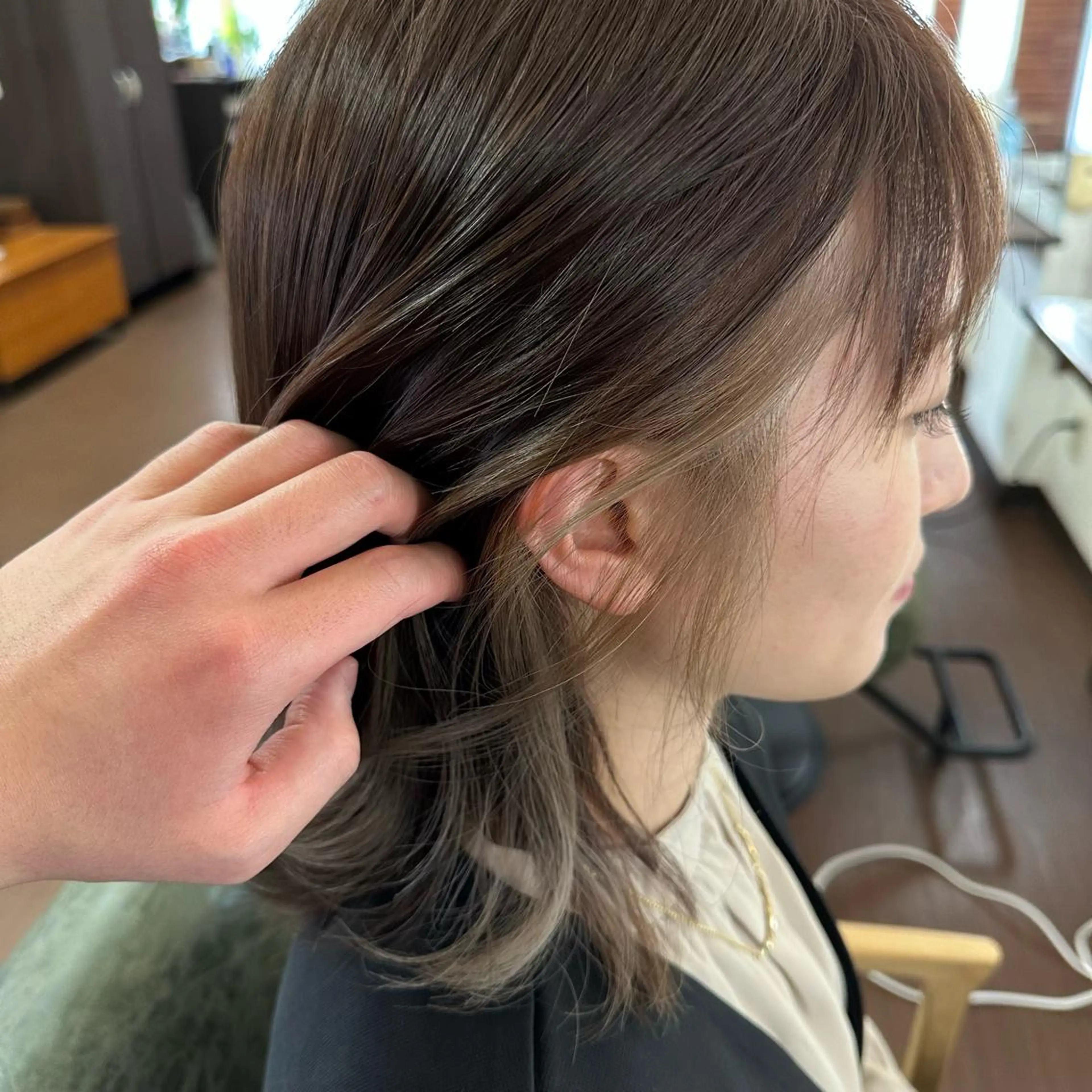 ミディアム カラー ブリーチ ヘアカラー 大人かわいいインナー カラー/菊池柊真🎨のヘアスタイル