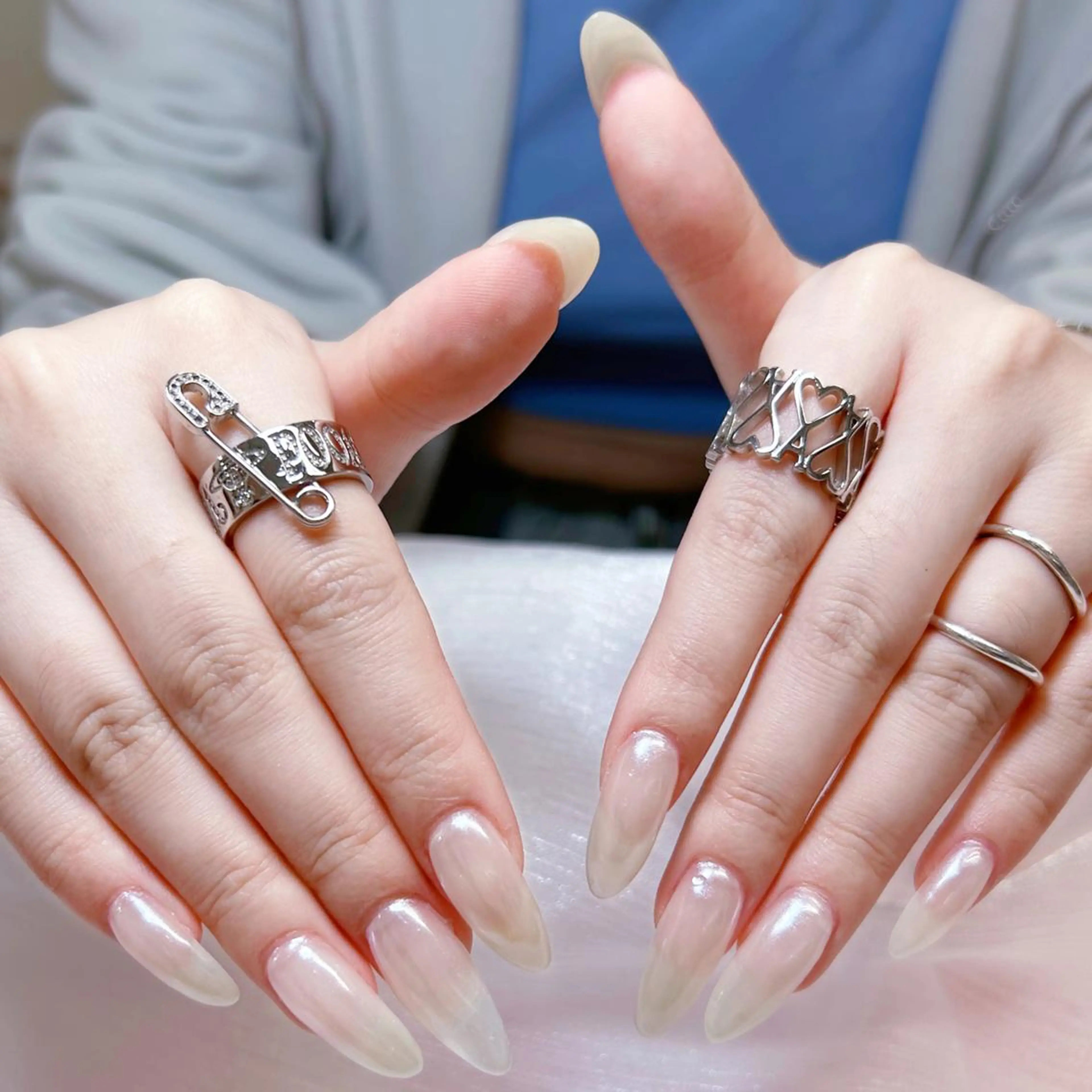 ネイル アートネイル オーロラネイル ガーリー キラキラネイル 韓国ネイル ハンドネイル リナ 💅のネイルデザイン