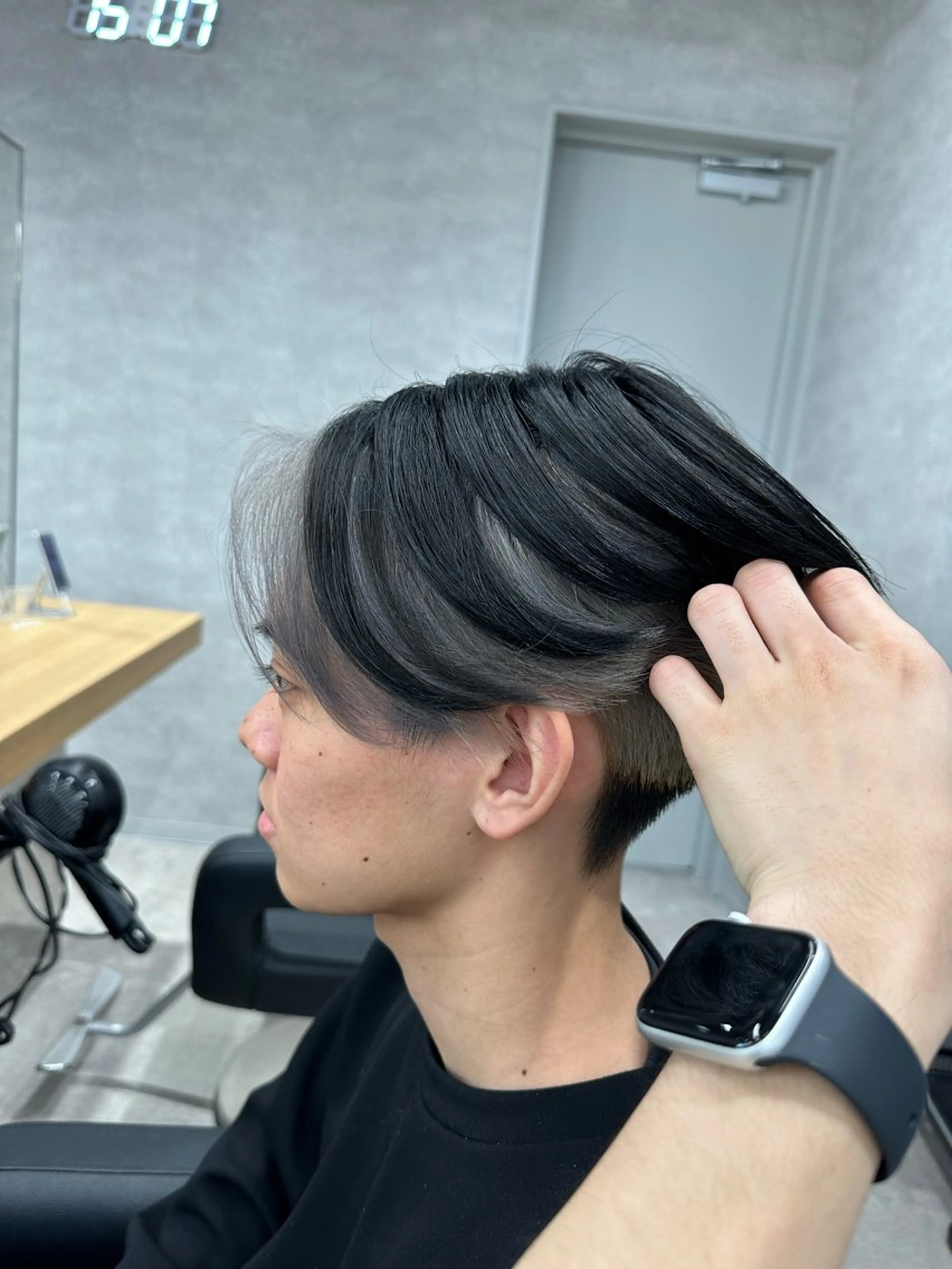 ショート カラー メンズ センターパート メンズインナーカラー インナーカラー 【パーマ率90%】 サエキカズマのヘアスタイル