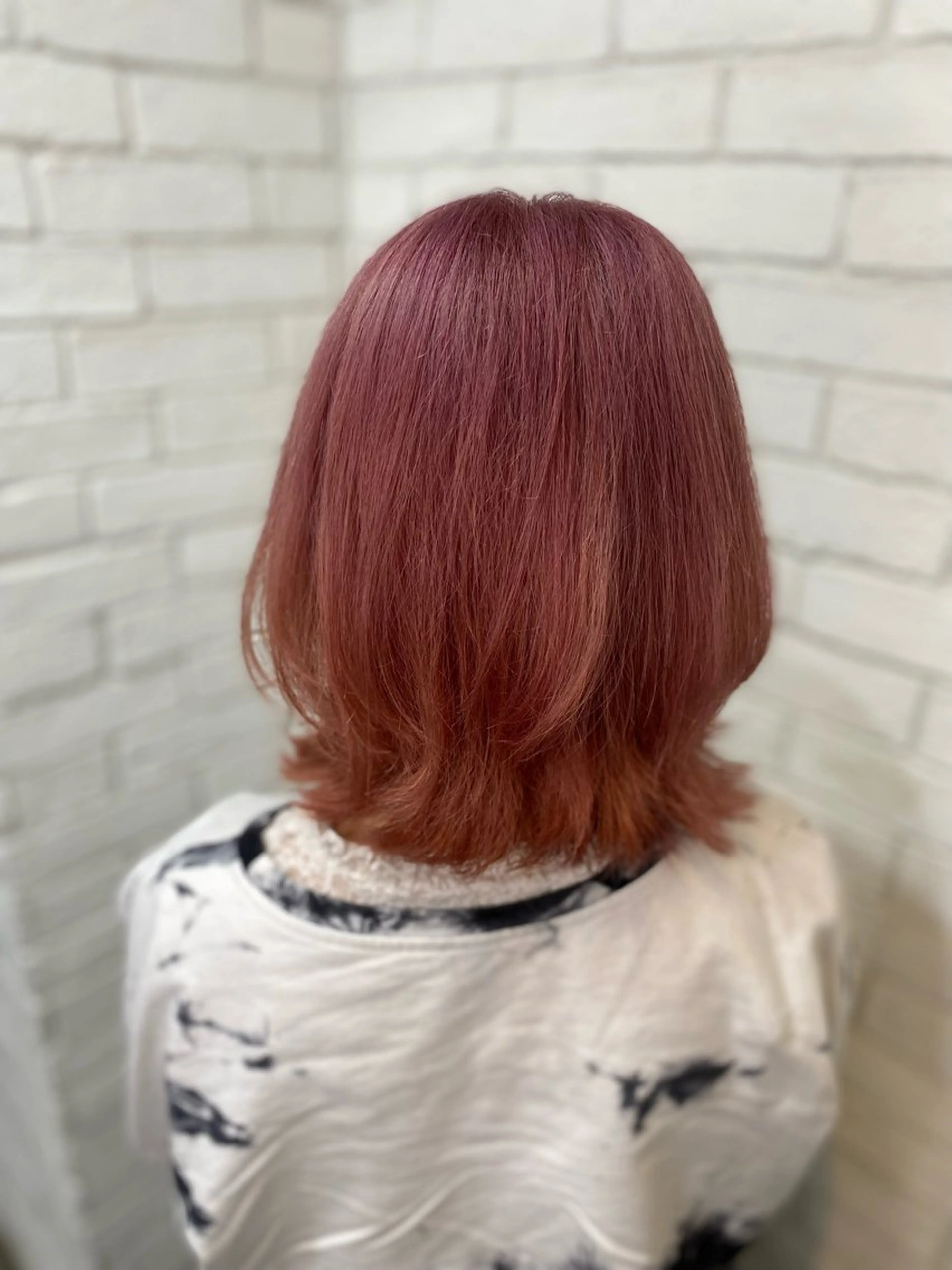 ミディアム カラー ヘアカラー トリートメント ヨシダ フミノリのヘアスタイル