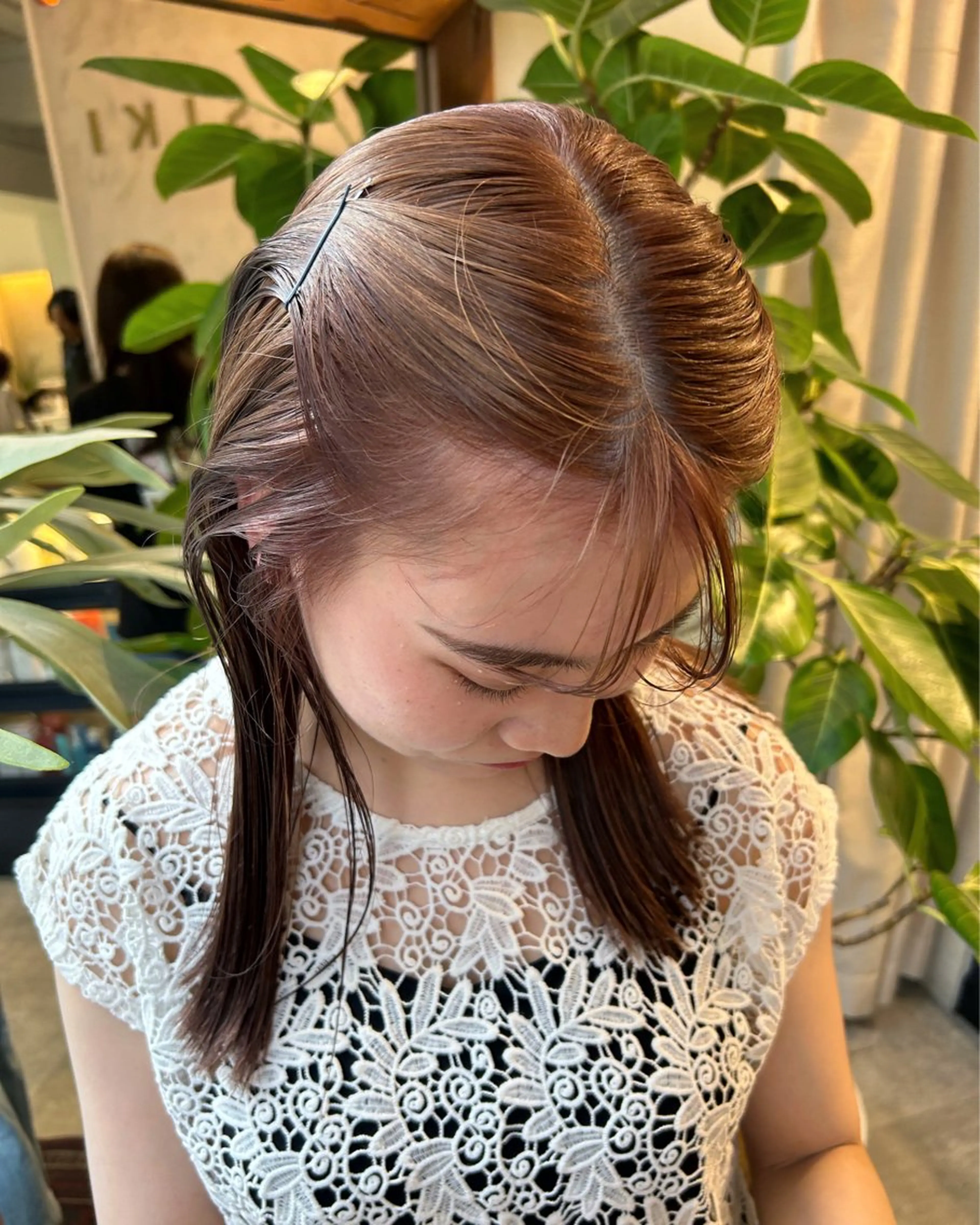 セミロング カラー sliver マツイ　レンのヘアスタイル