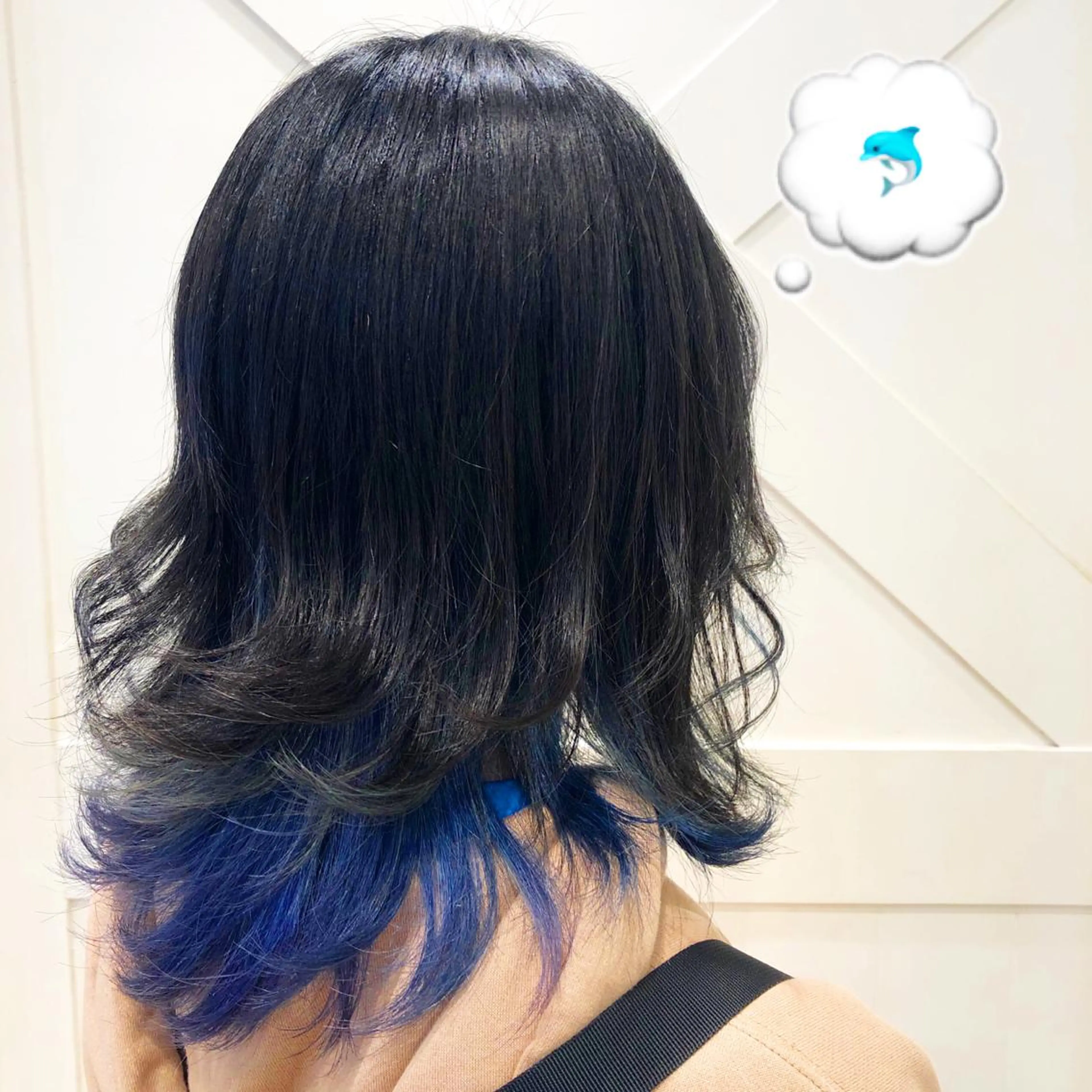 ミディアム カラー ブルーカラー 🌺ウルフカット職人 新垣渚🐺のヘアスタイル