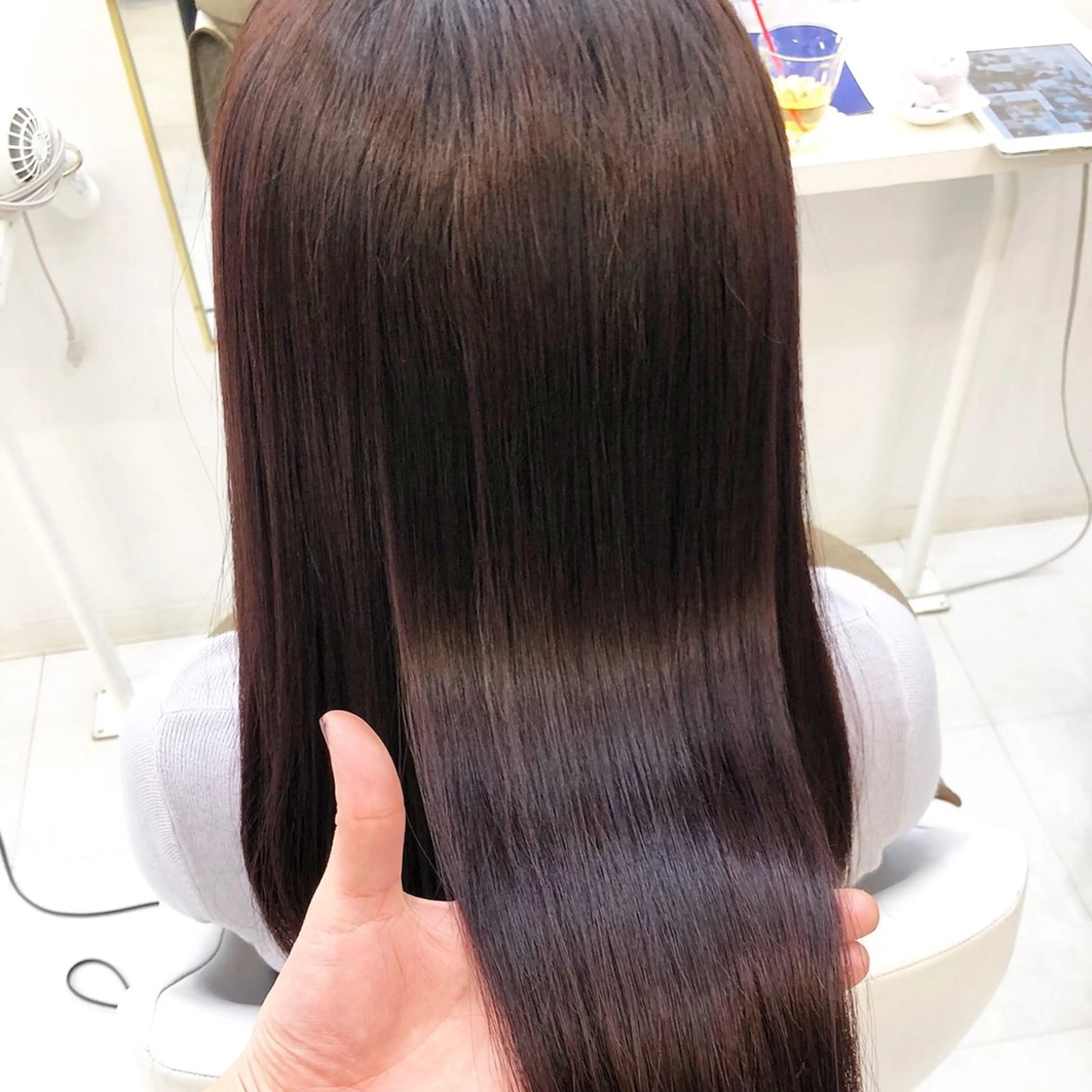 ロング 榎戸 桃香のヘアスタイル